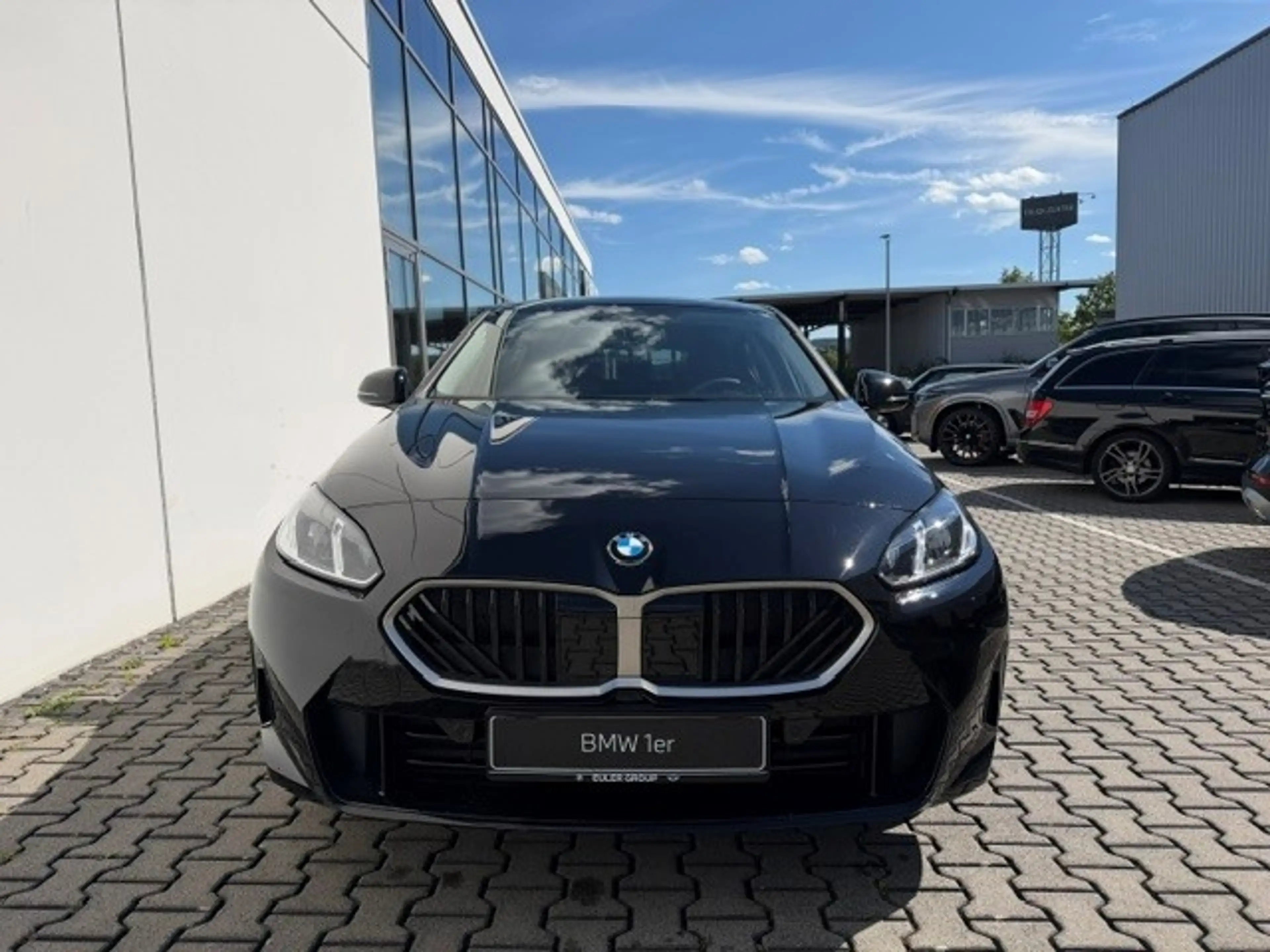 BMW 120 Navi Digitales Cockpit LED Mehrzonenklima 2-Zonen- — photo 2