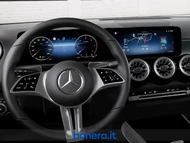 Mercedes-Benz GLB view 5