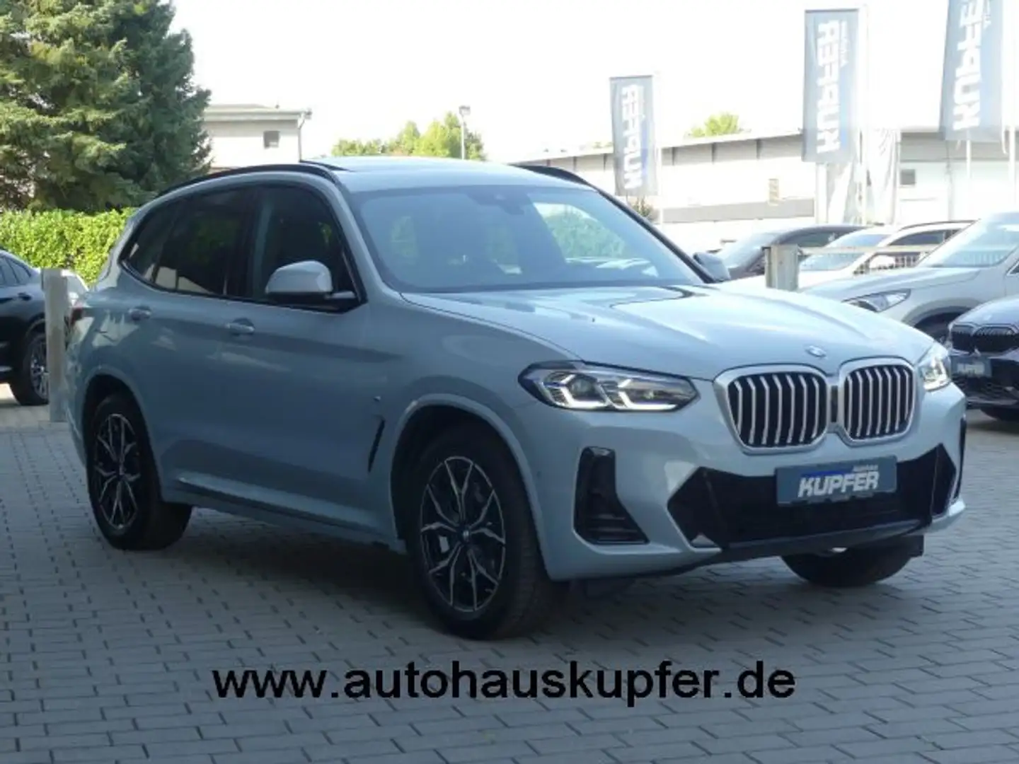 BMW X3 xDrive20i M Sportpaket AHK°PANO*Leder*Laser Grijs - 2