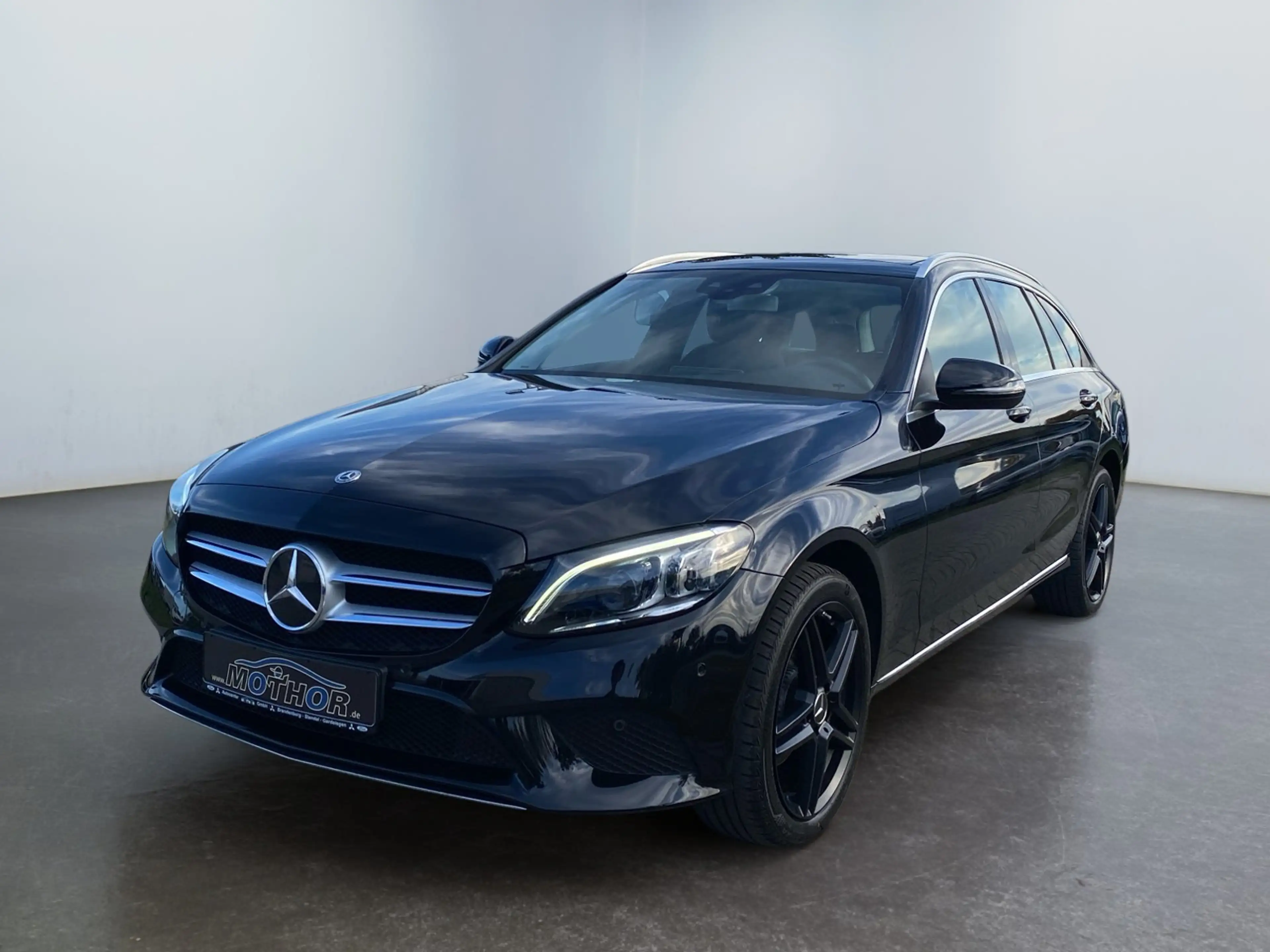 Mercedes-Benz C 200 Avantgarde 4Matic TEMP+NAVI+KAM+SHZ+DAB — photo 2