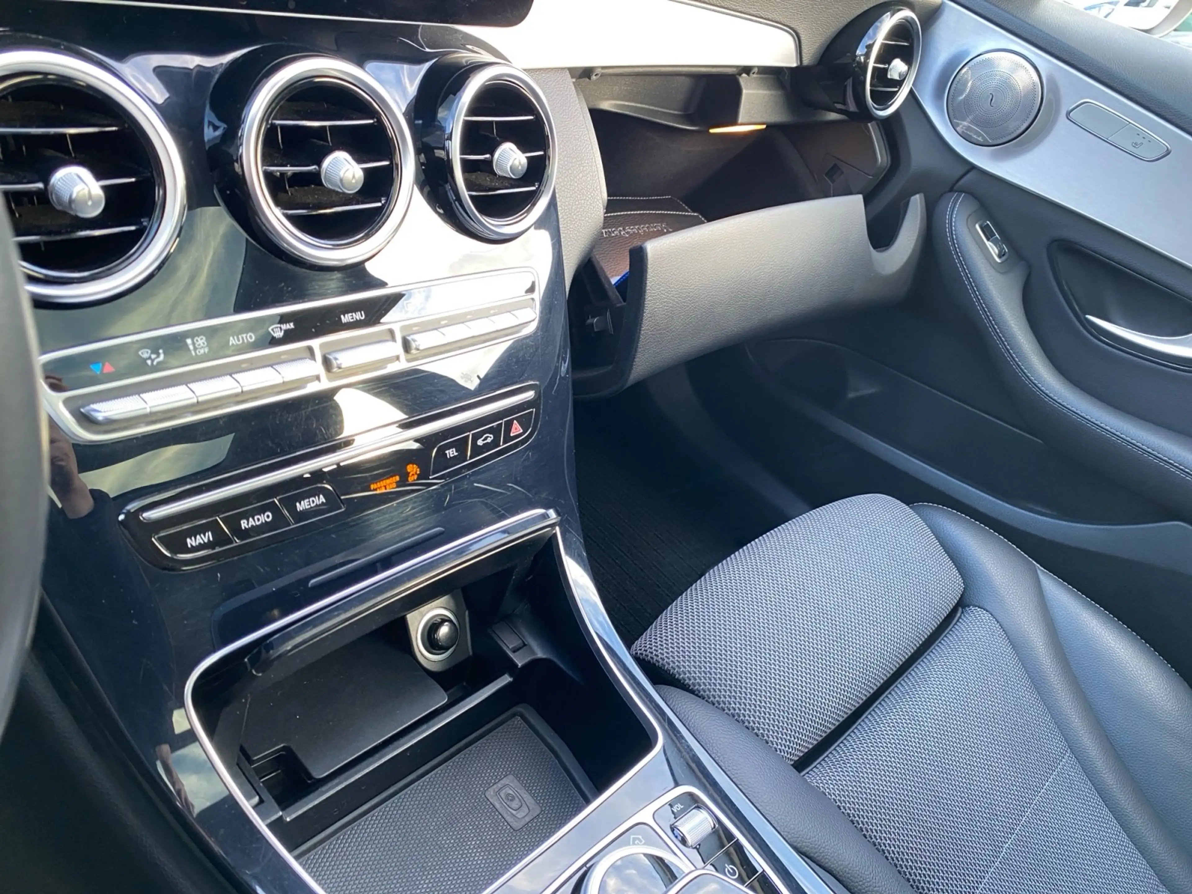 Mercedes-Benz C 200 Avantgarde 4Matic TEMP+NAVI+KAM+SHZ+DAB — photo 18