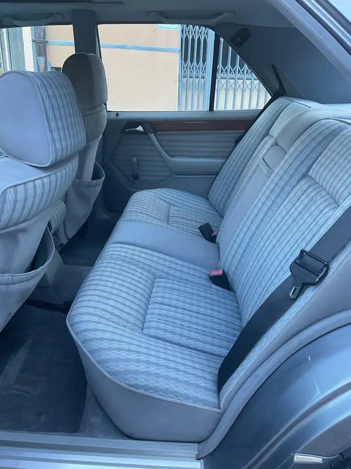 Mercedes-Benz E 200 (124), foto 8