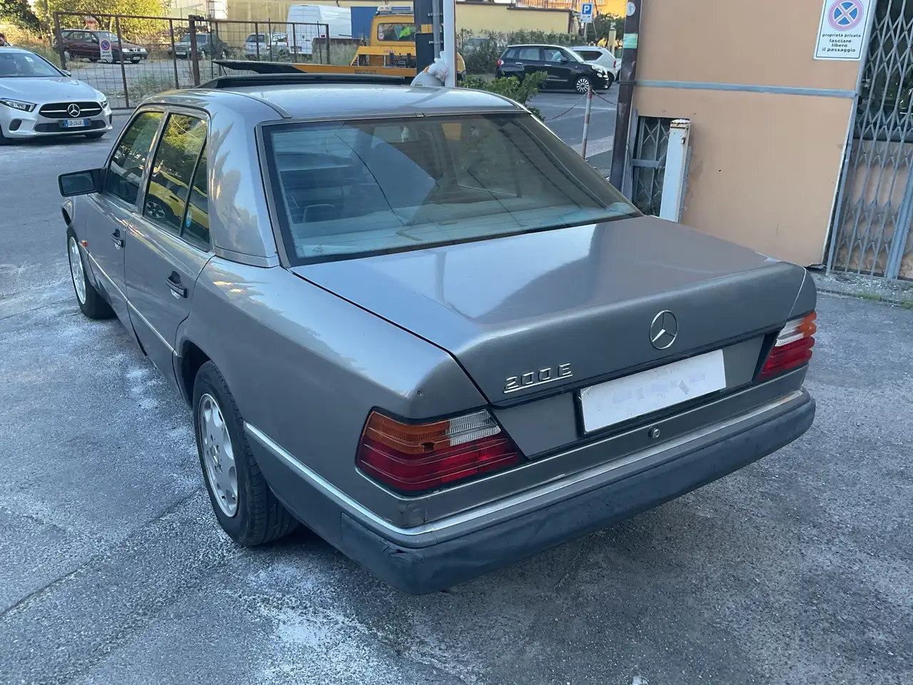 Mercedes-Benz E 200 (124), foto 4