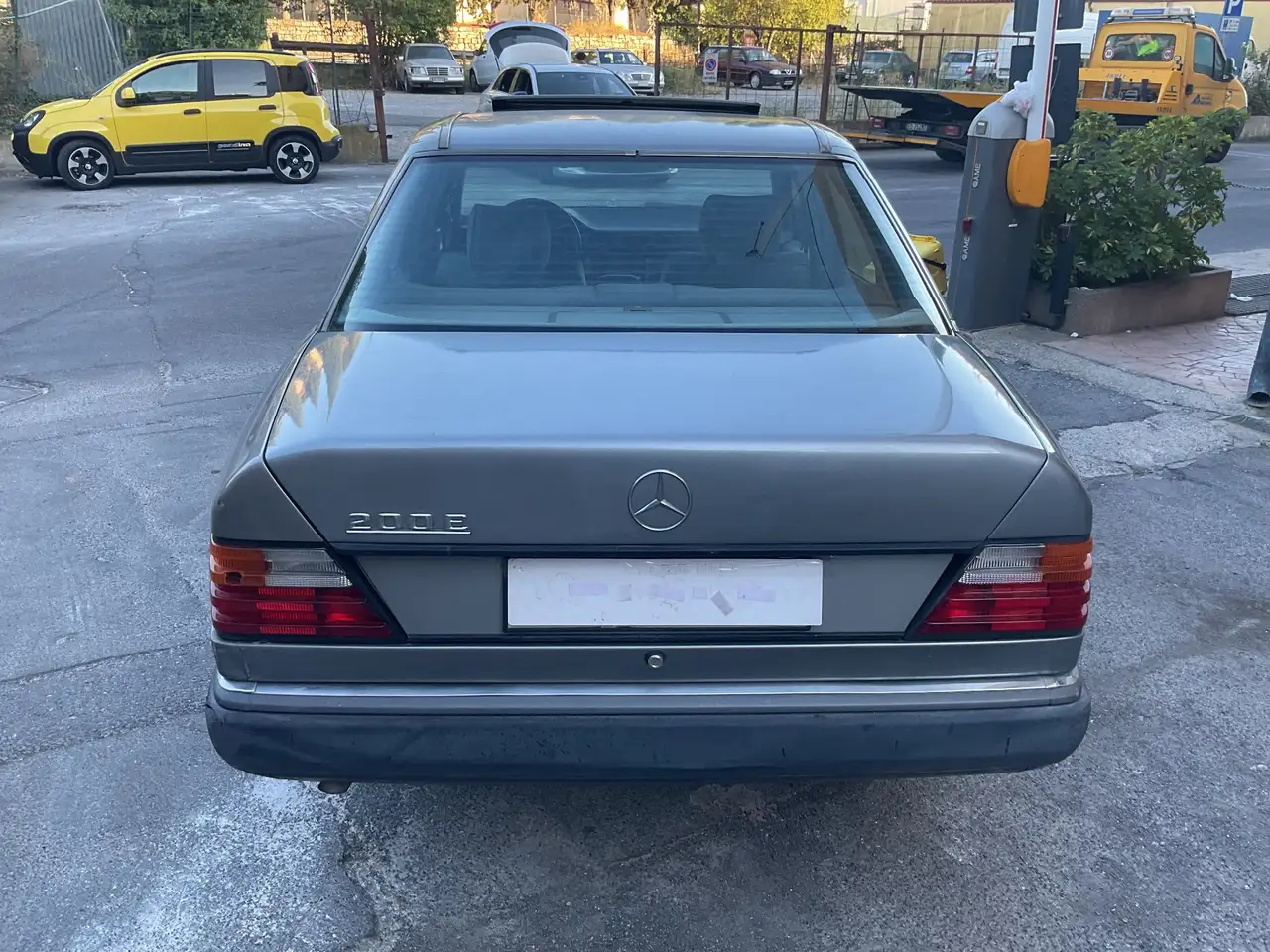 Mercedes-Benz E 200 (124), foto 5