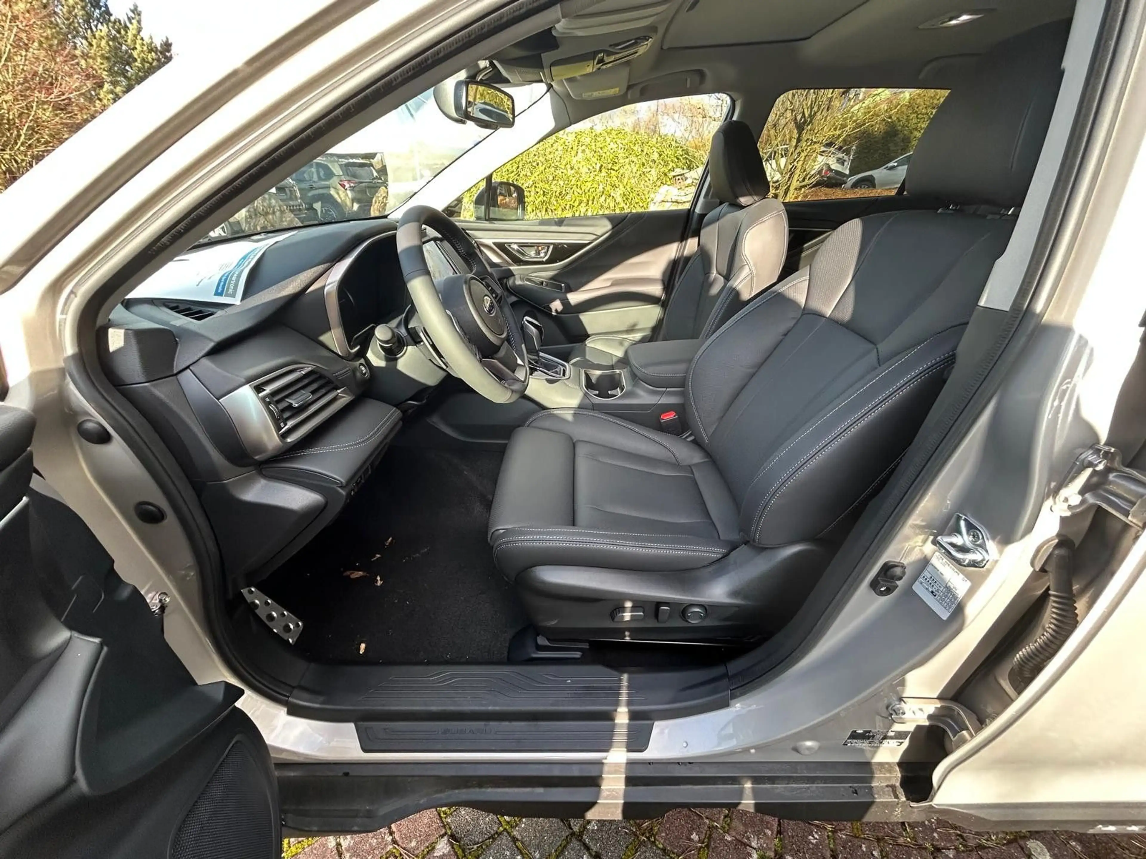 Subaru OUTBACK 2.5i Platinum Lineartronic Modell 2025 — photo 9