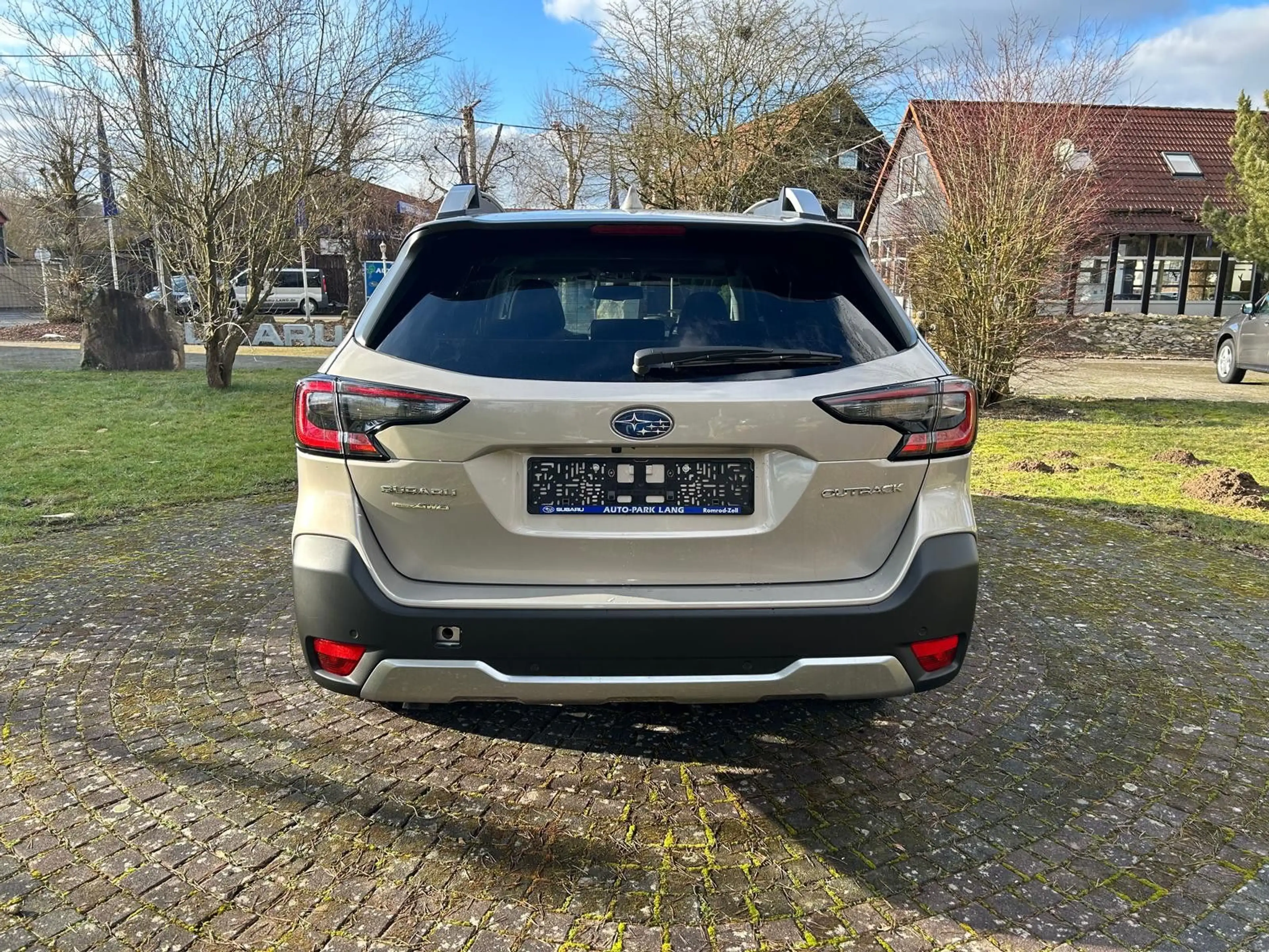 Subaru OUTBACK 2.5i Platinum Lineartronic Modell 2025 — photo 4