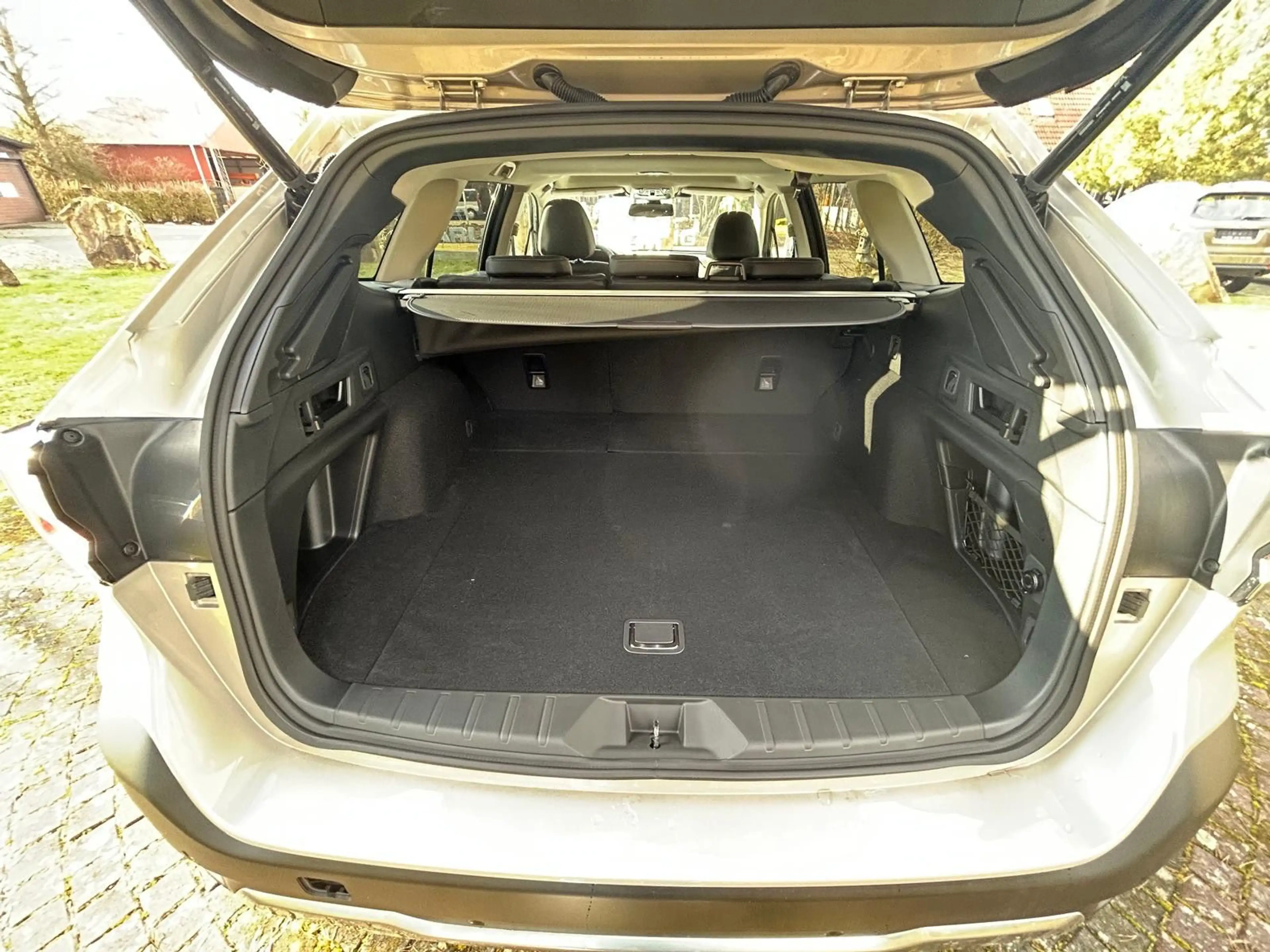 Subaru OUTBACK 2.5i Platinum Lineartronic Modell 2025 — photo 12