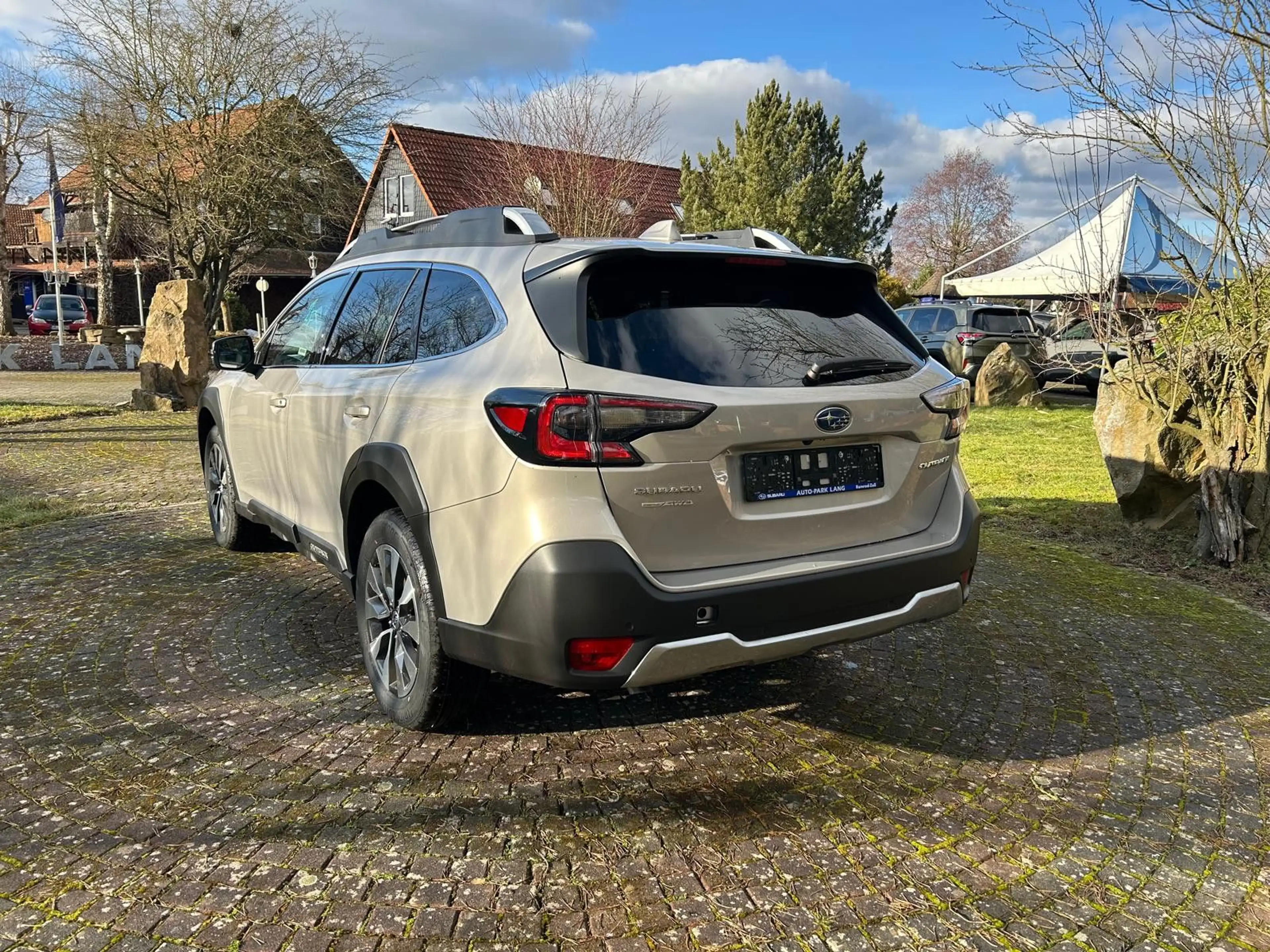 Subaru OUTBACK 2.5i Platinum Lineartronic Modell 2025 — photo 3