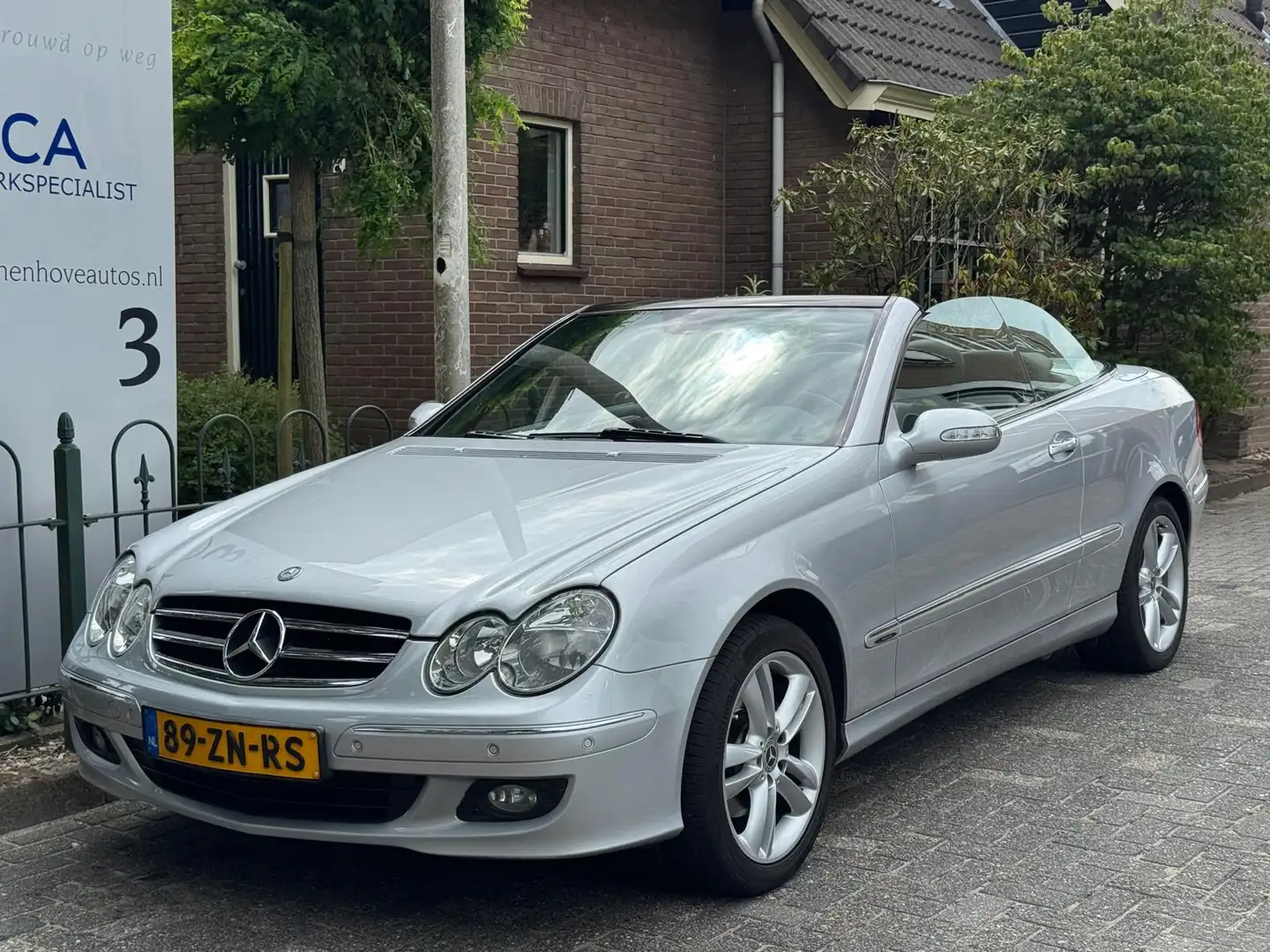 Mercedes-Benz CLK 200 Cabrio K. Avantgarde Airco/Parkeersensoren/Stoelve Gris - 2