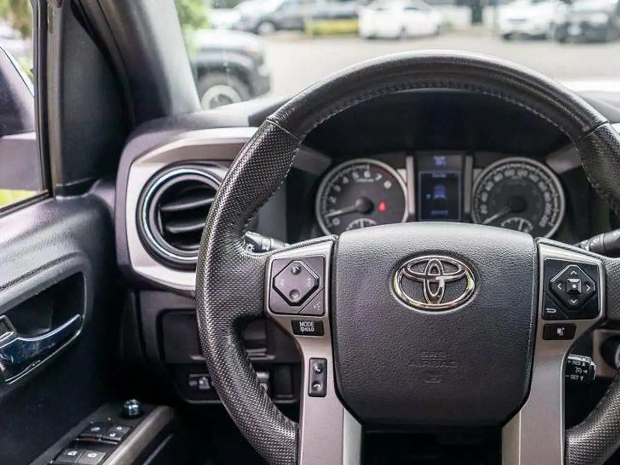 Toyota Tacoma снимка Toyota Tacoma