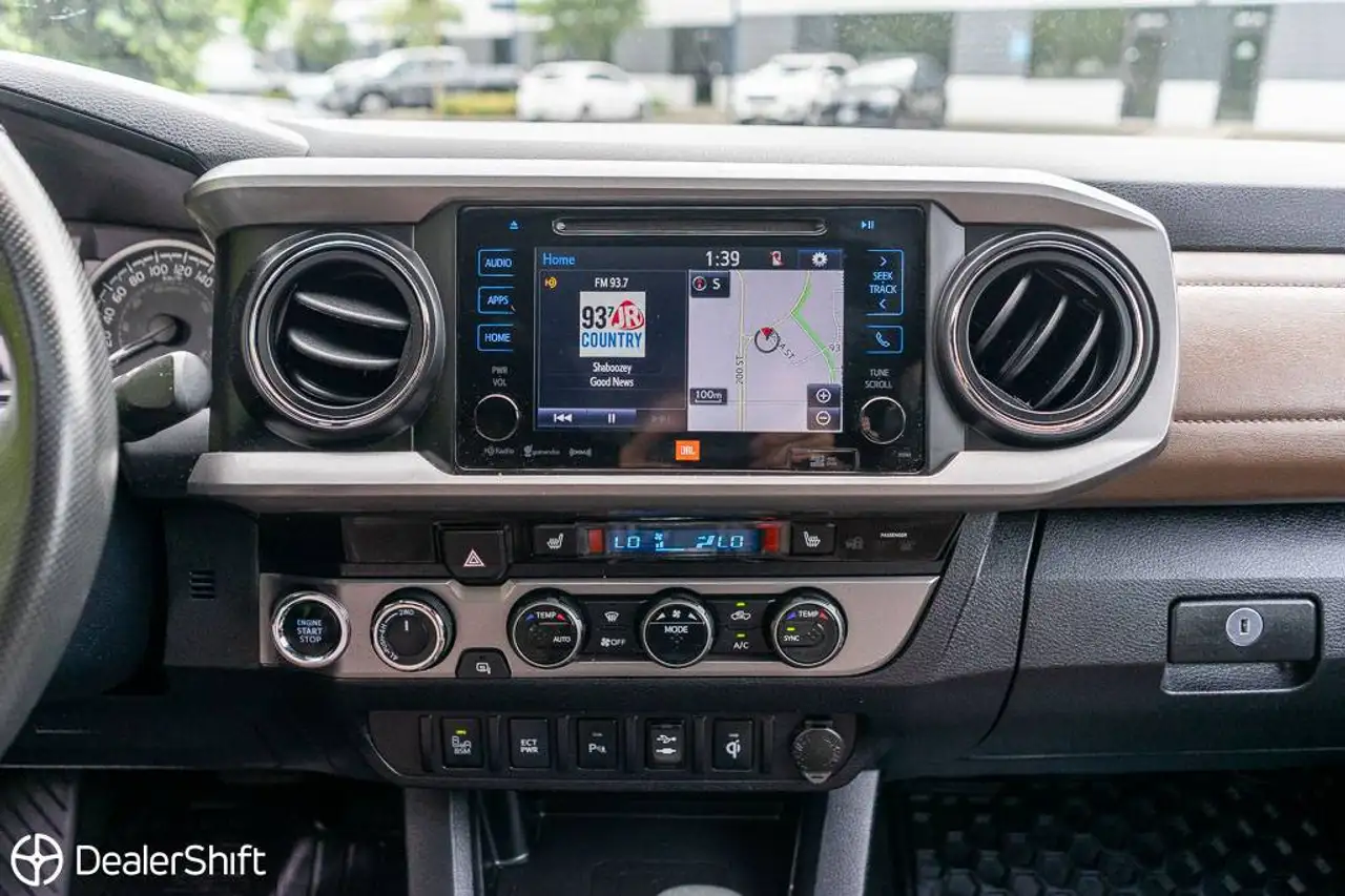 Toyota Tacoma снимка Toyota Tacoma
