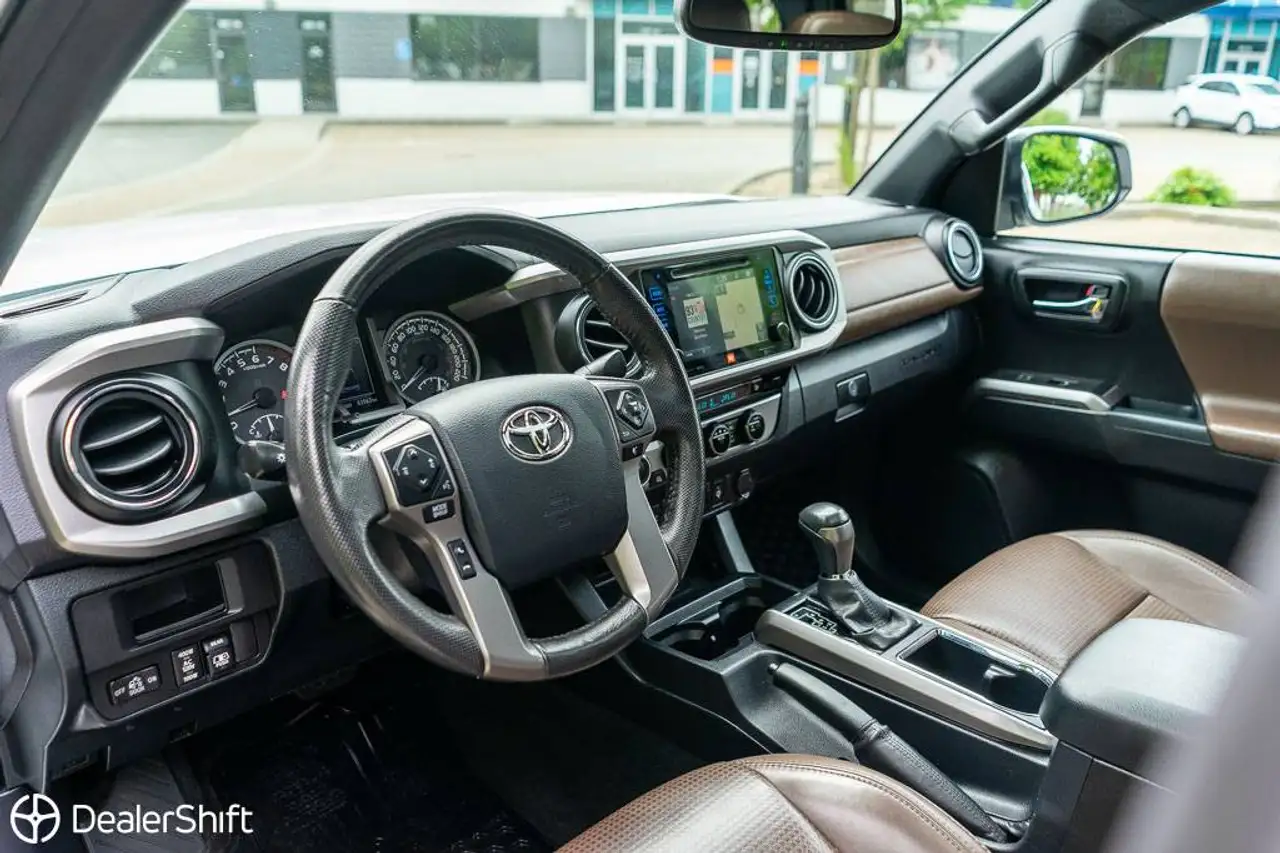 Toyota Tacoma снимка Toyota Tacoma