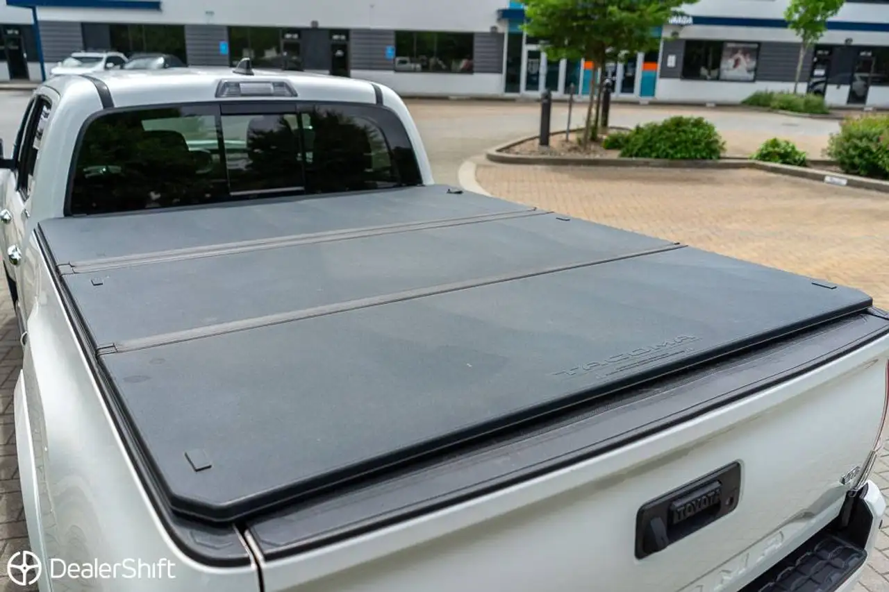 Toyota Tacoma снимка Toyota Tacoma