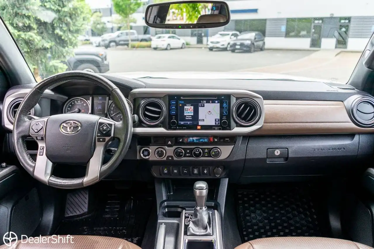 Toyota Tacoma снимка Toyota Tacoma