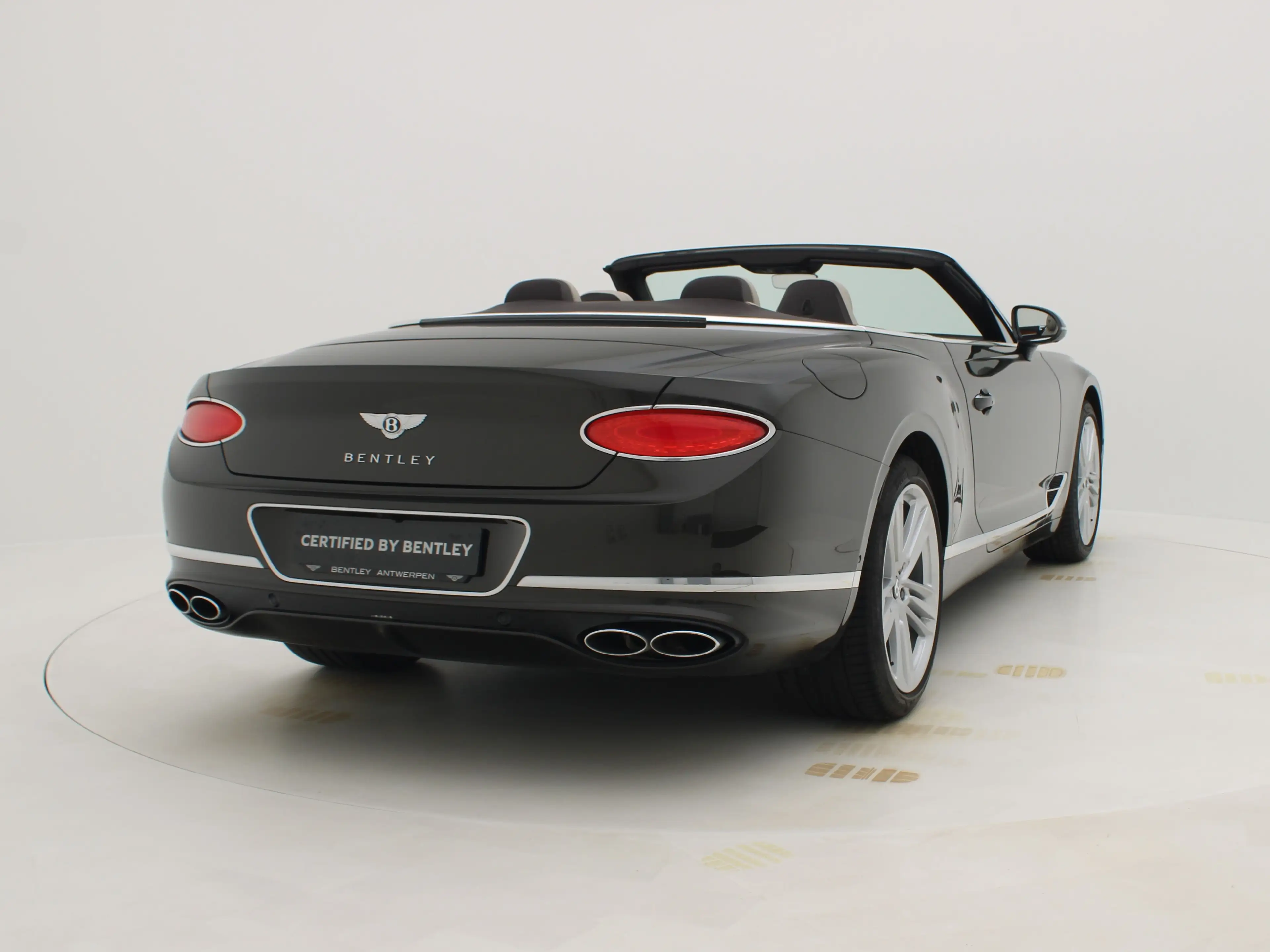 Bentley Continental GTC — photo 11