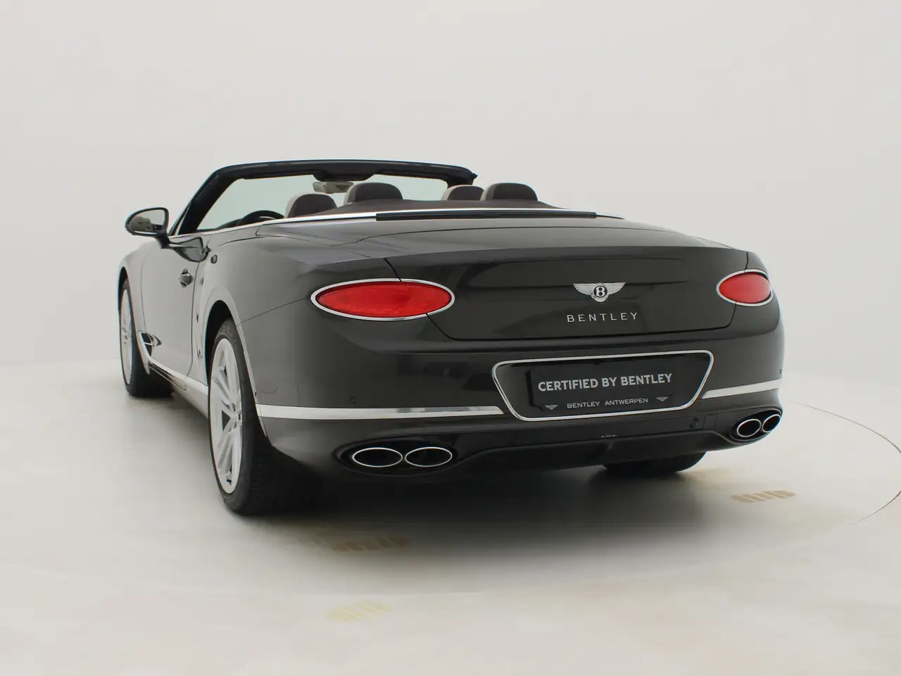 Bentley Continental GTC 2022 — фото 10