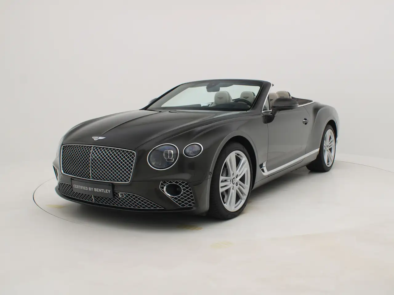 Bentley Continental GTC 2022 — фото 14