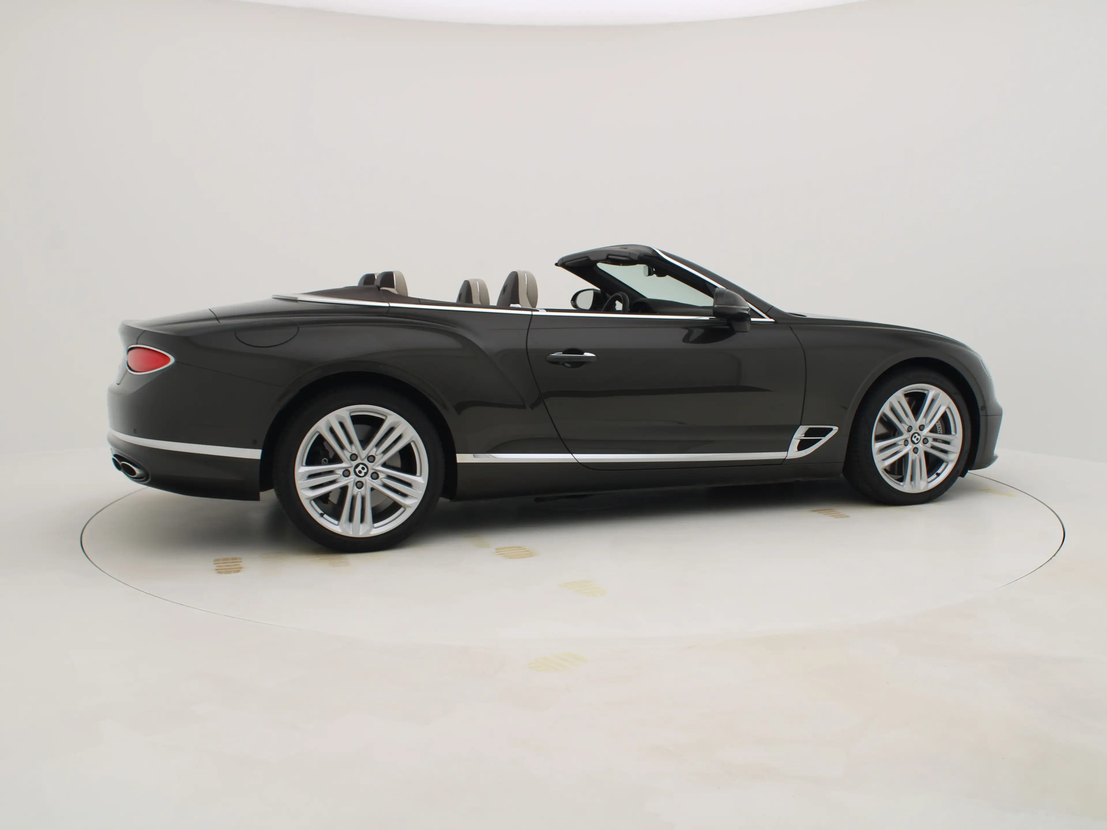 Bentley Continental GTC — photo 12