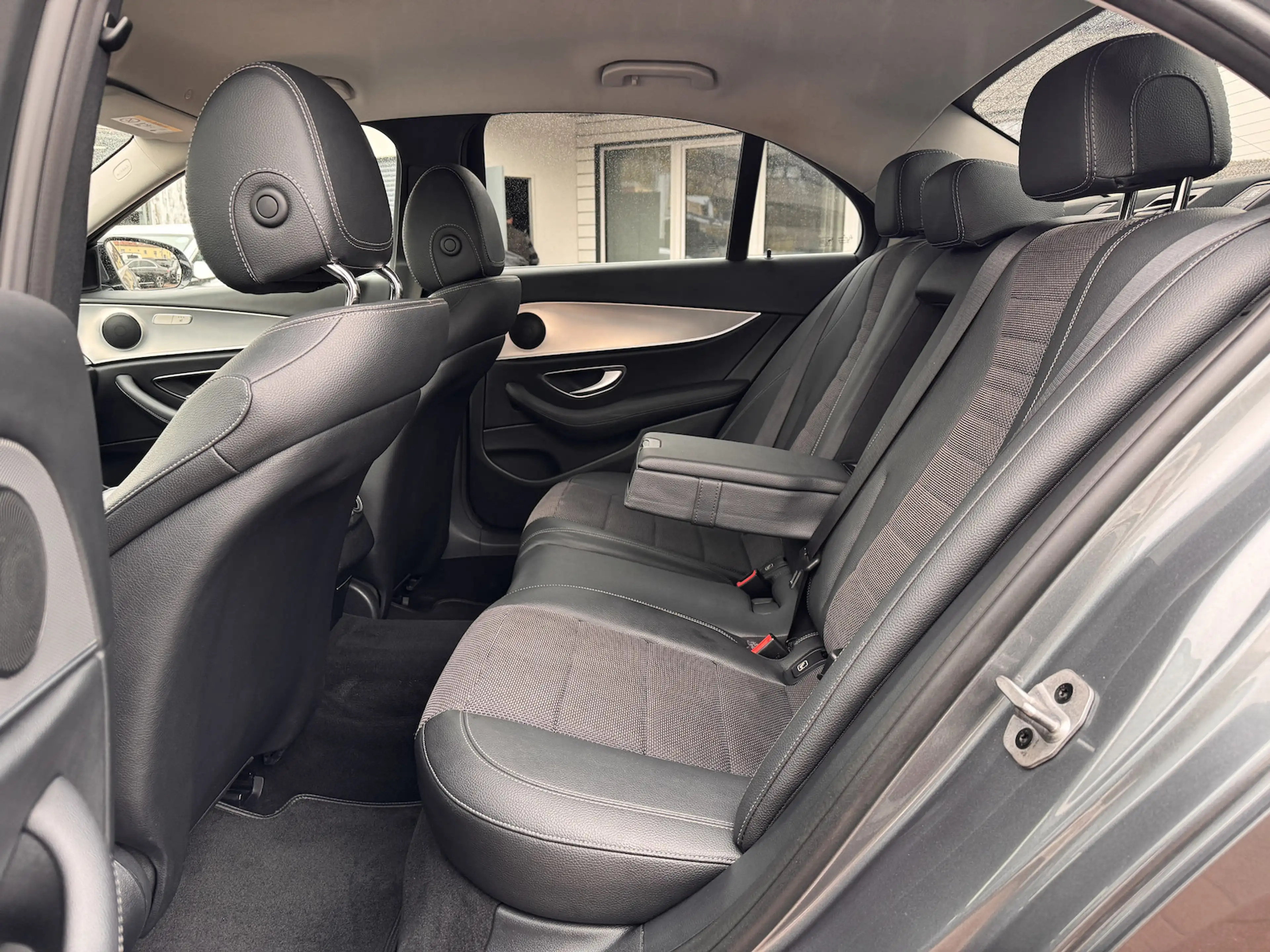Mercedes-Benz E 400 d 4Matic Avantgarde COMAND RFKA WIDESCREEN — photo 8