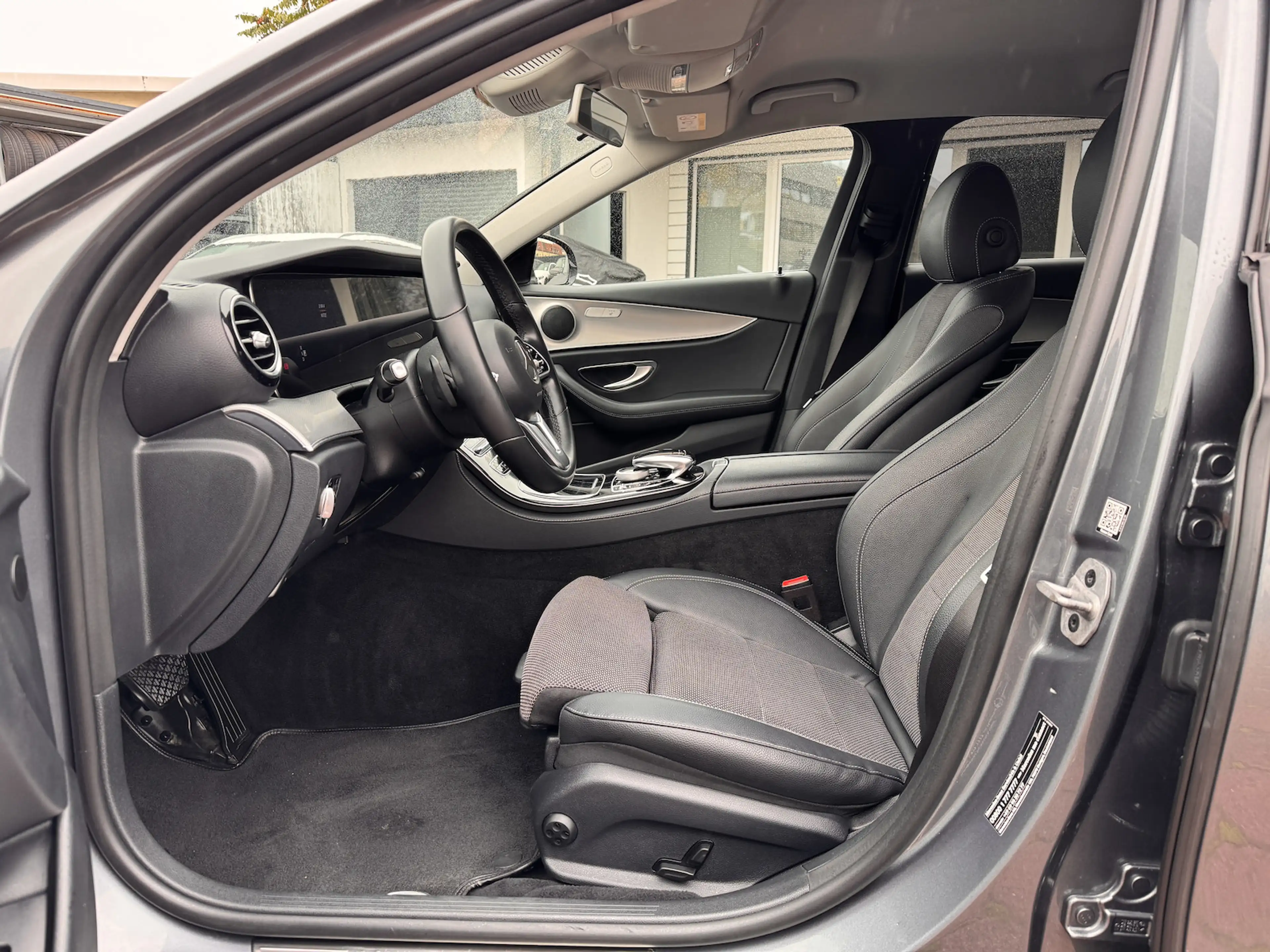 Mercedes-Benz E 400 d 4Matic Avantgarde COMAND RFKA WIDESCREEN — photo 7