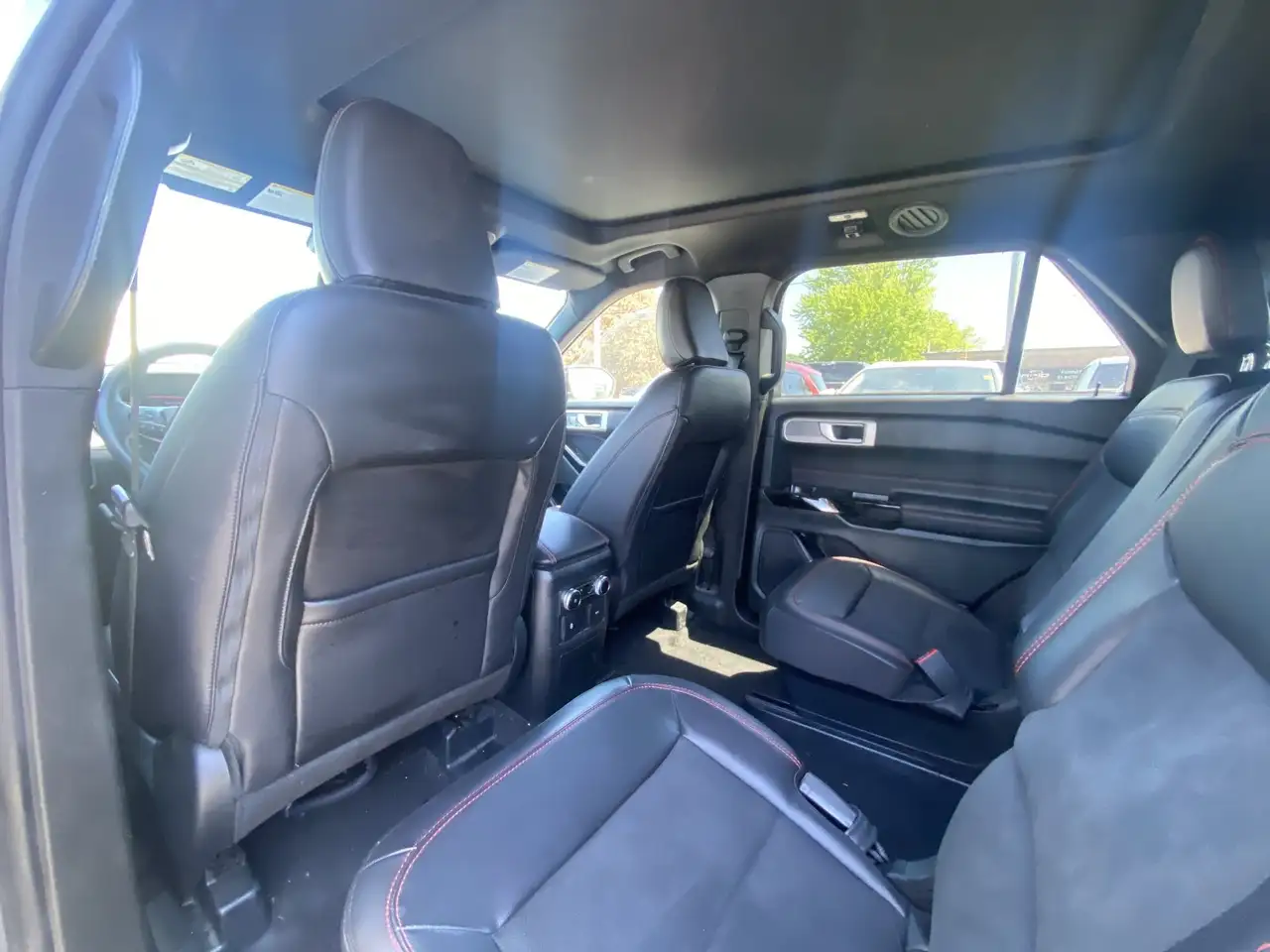 Ford Explorer снимка Ford Explorer