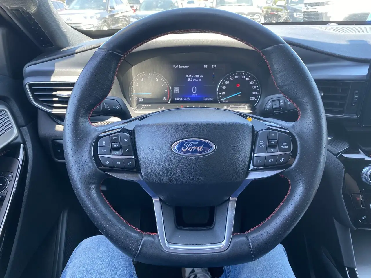Ford Explorer снимка Ford Explorer