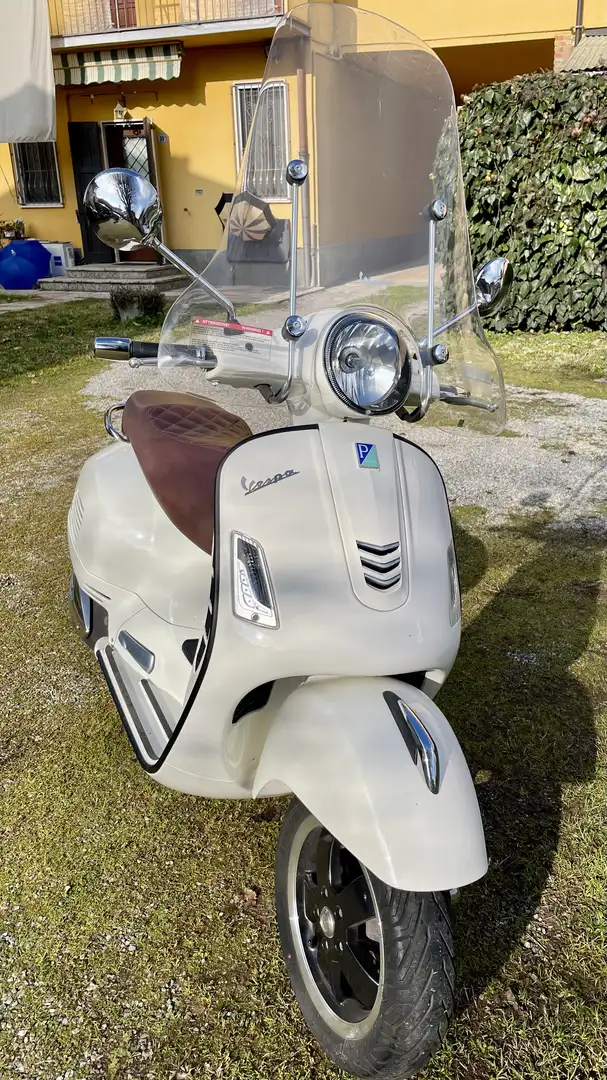 Vespa GTS Super 300 Parabrezza - 1