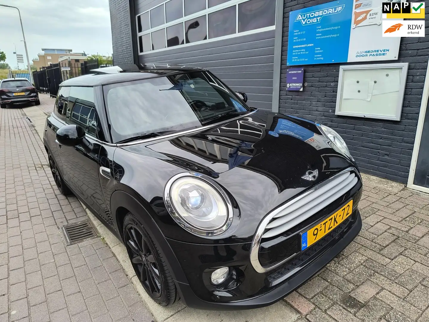 MINI Cooper Mini 1.5 vol opties, beurt, rondom nieuwe remmen e Zwart - 1