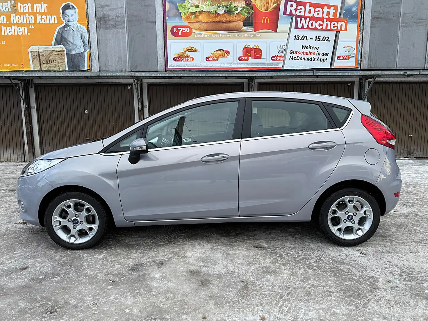 Ford Fiesta Titanium 1,4 Aut. Grau - 2