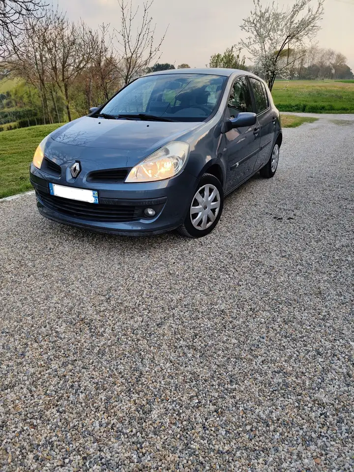 Renault Clio 1.2 16v Pack Authentique