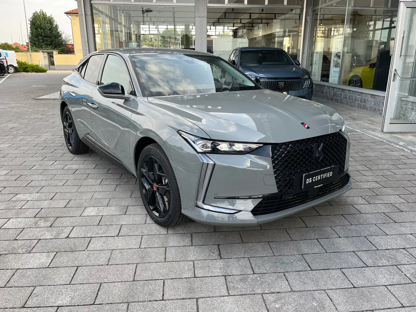 DS Automobiles DS 4 1.6 Plug-In Hybrid 225 EAT8 PERFORMANCE LINE PLUS Grigio - 1