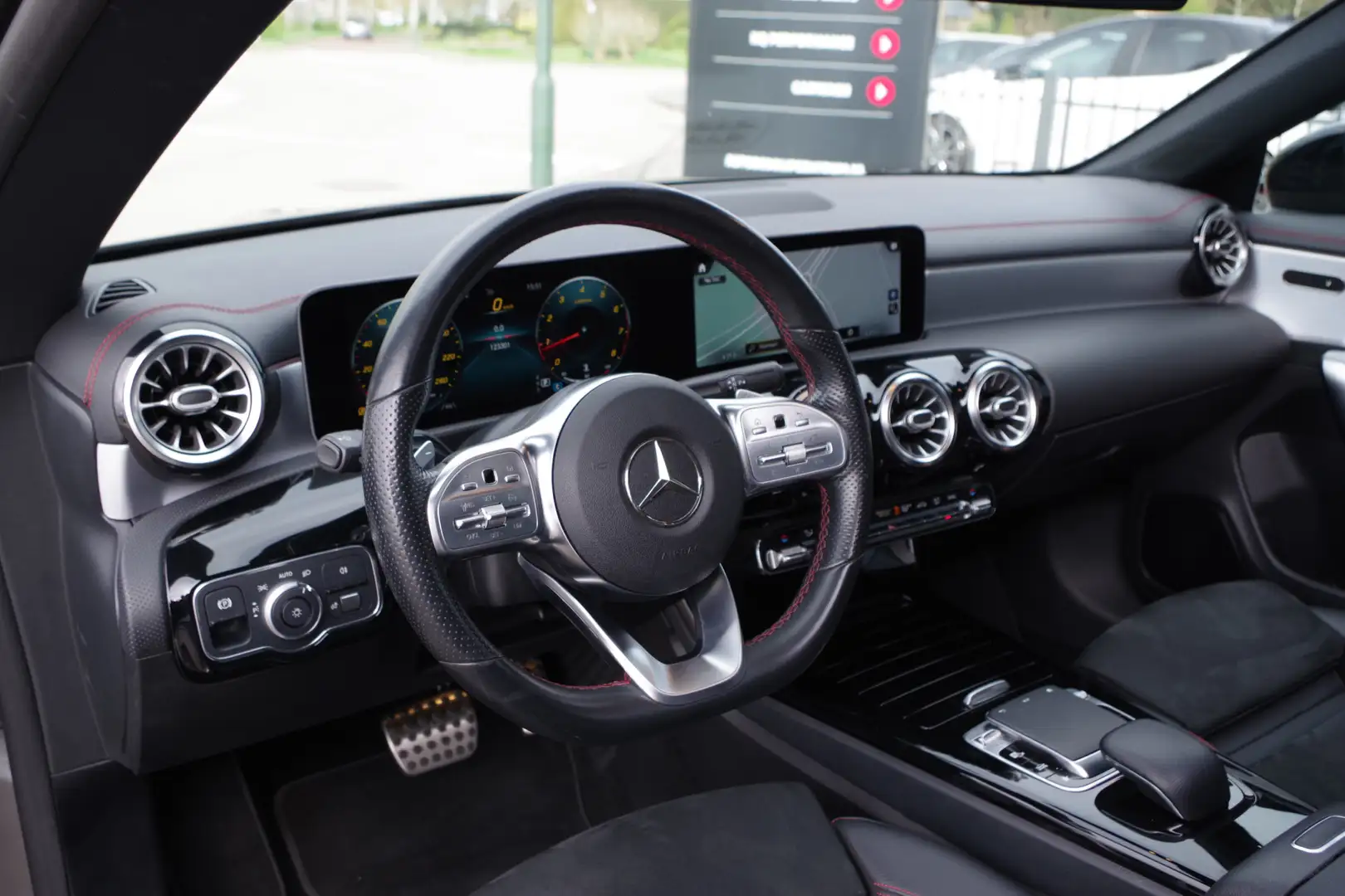 Mercedes-Benz CLA 200 AMG-Line 164 PK Automaat BNS Solution, Panoramadak Grijs - 2