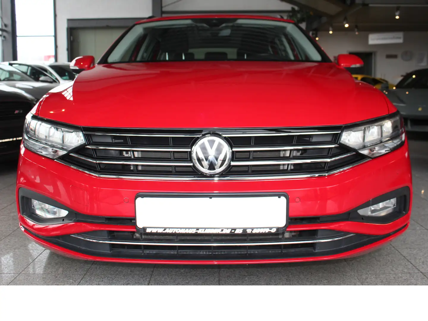 Volkswagen Passat Variant 1.6 TDI DSG AHK*NAV*V-CPT*KAM*APP Rouge - 2