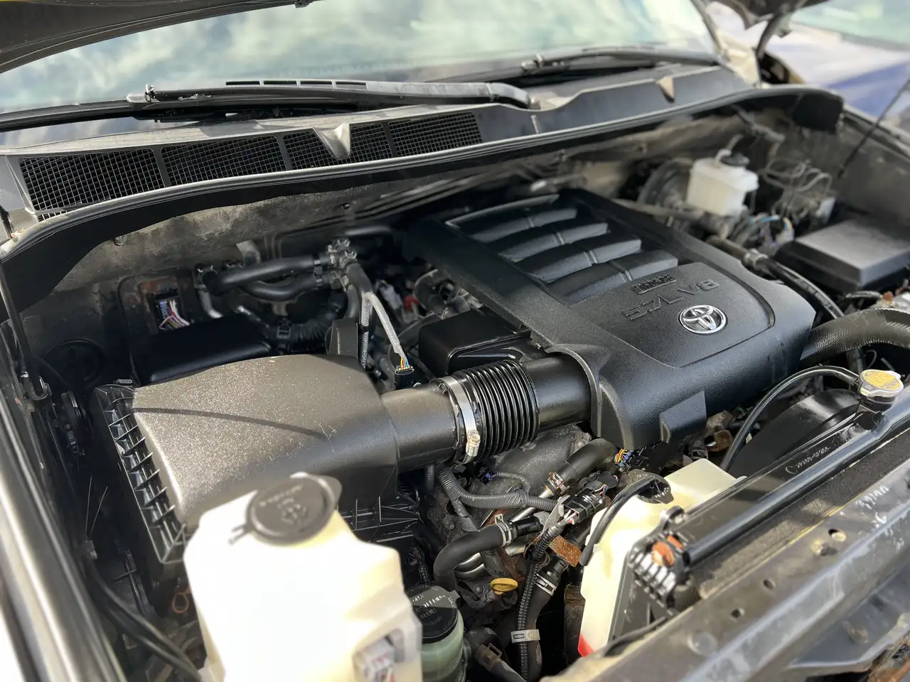 Toyota Sequoia снимка Toyota Sequoia