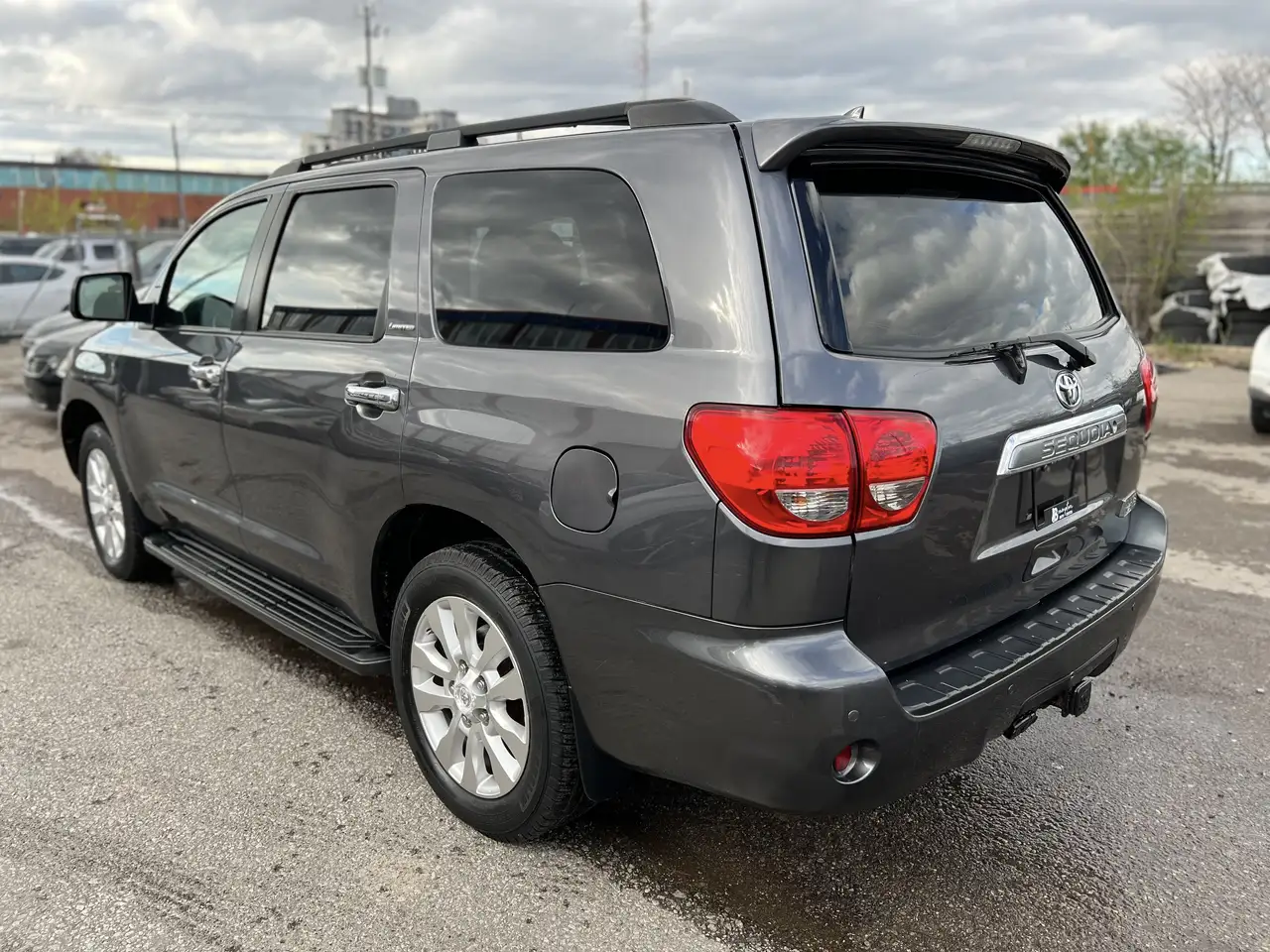 Toyota Sequoia снимка Toyota Sequoia