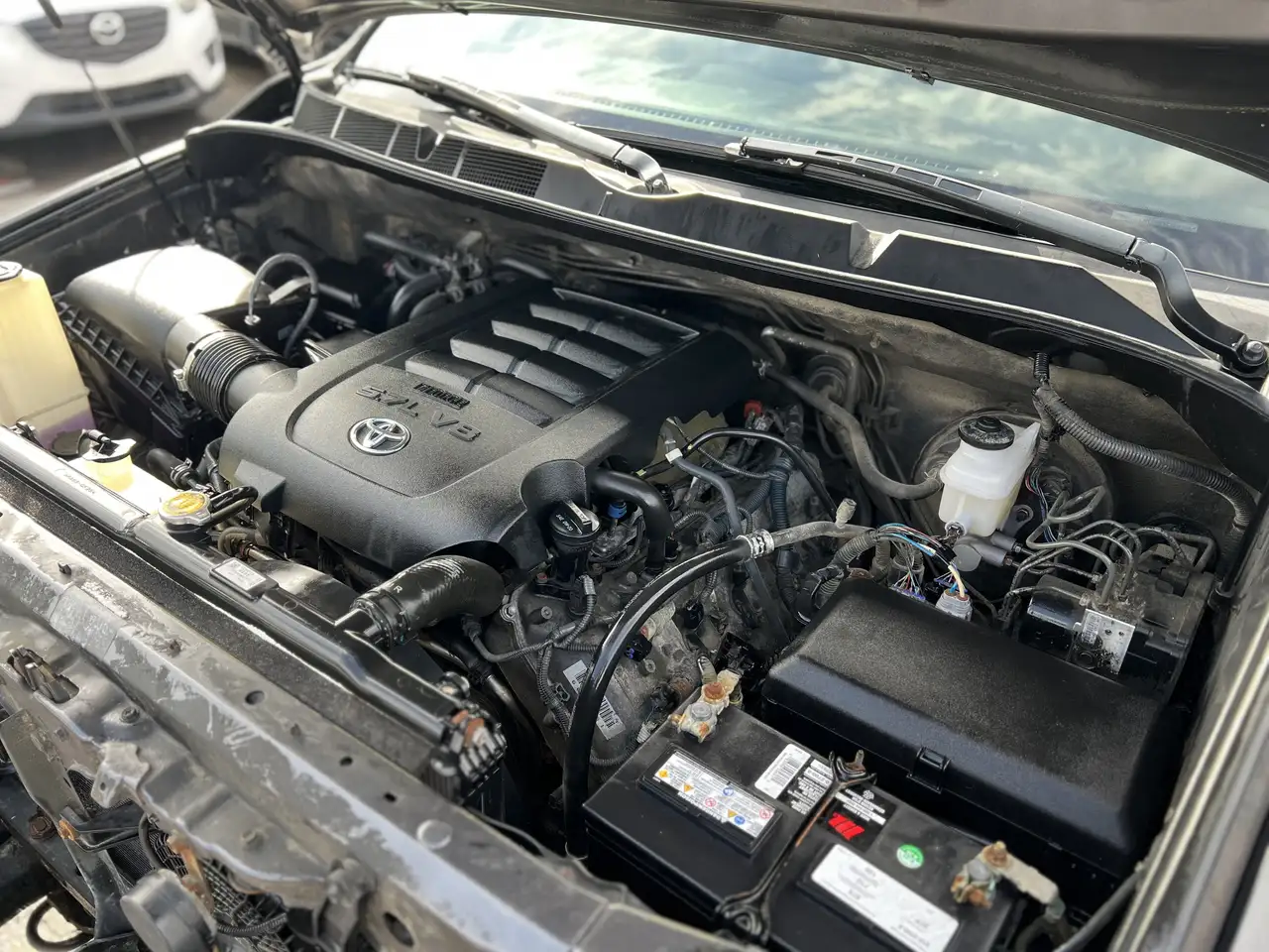 Toyota Sequoia снимка Toyota Sequoia