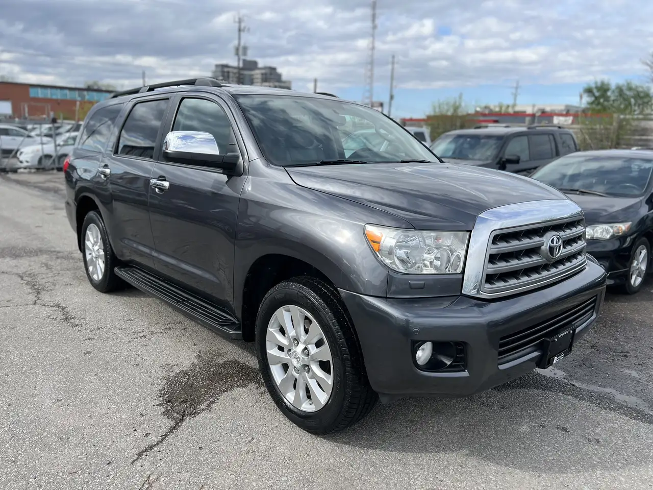 Toyota Sequoia снимка Toyota Sequoia