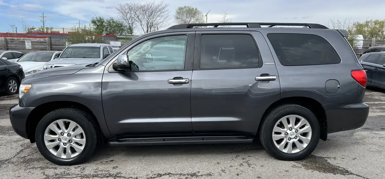 Toyota Sequoia снимка Toyota Sequoia