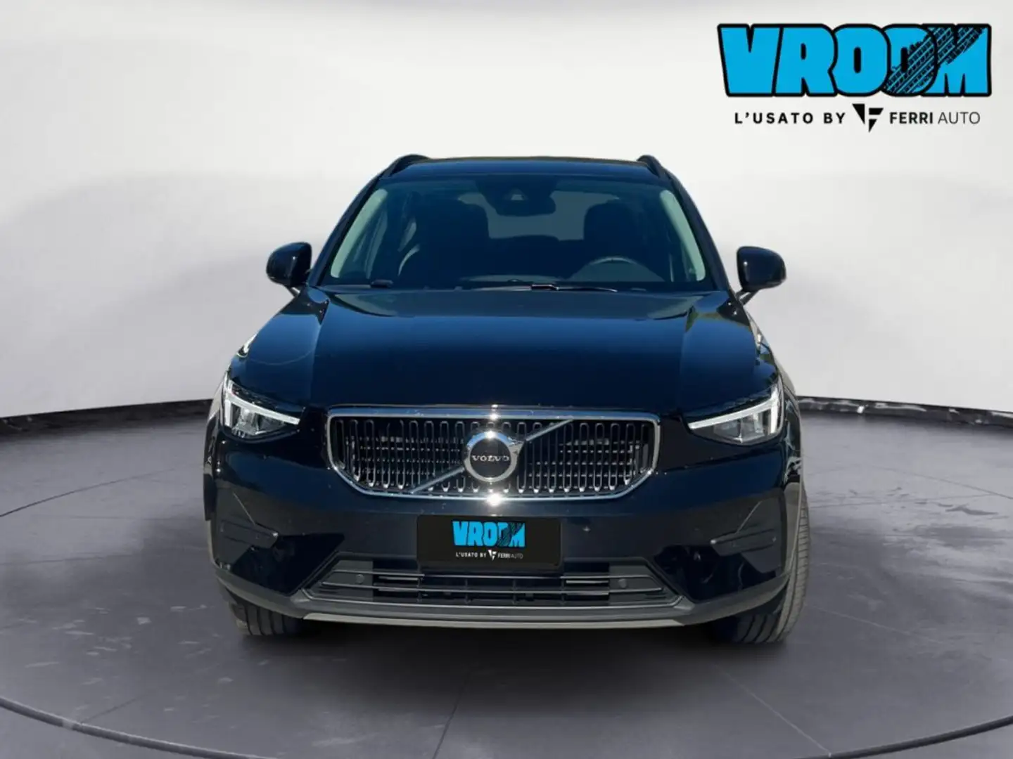 Volvo XC40 T2 automatico Essential Schwarz - 2