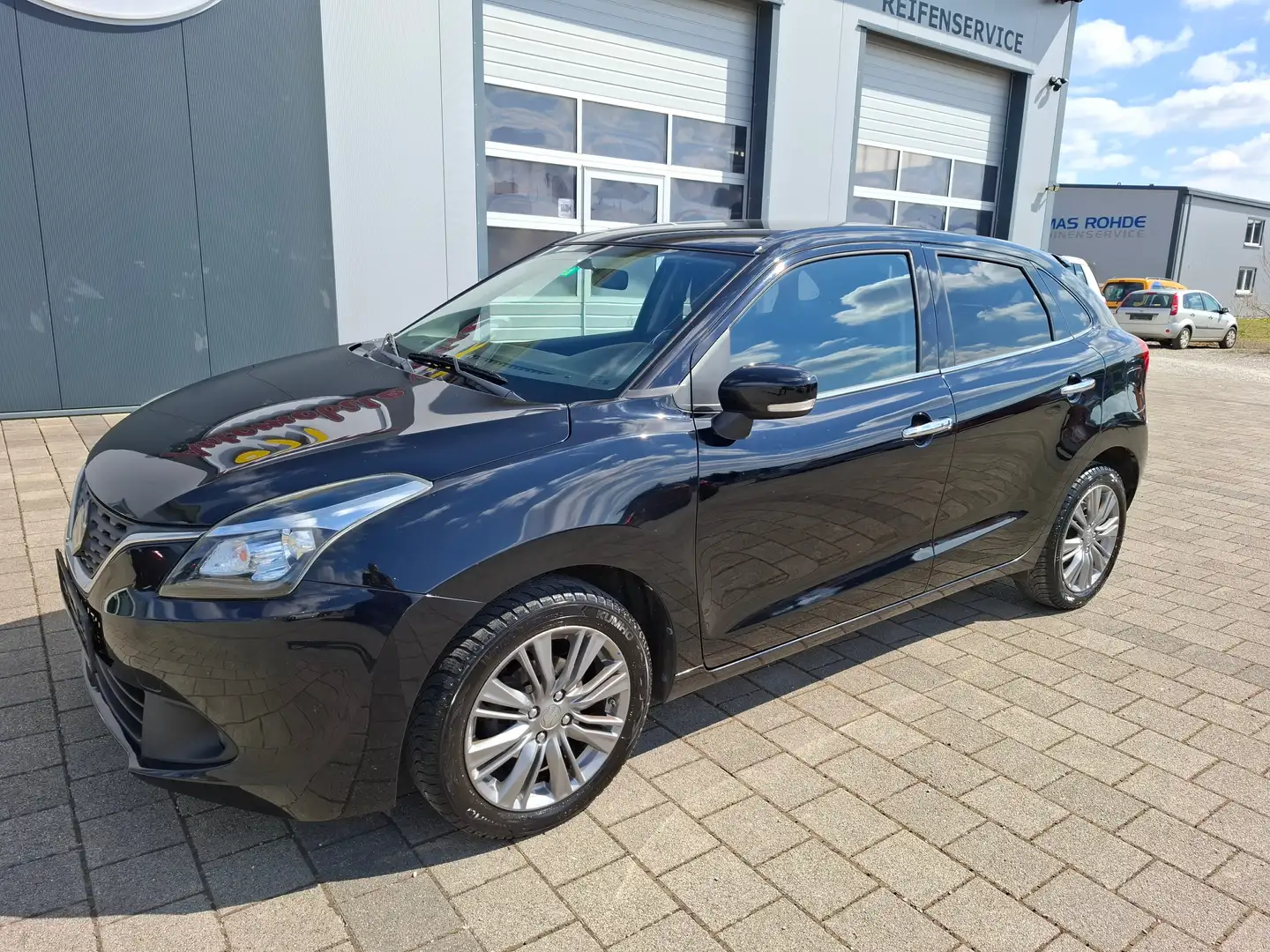 Suzuki Baleno 1.0 Boosterjet Comfort Plus,Navi,SHZ,RFK Negru - 2