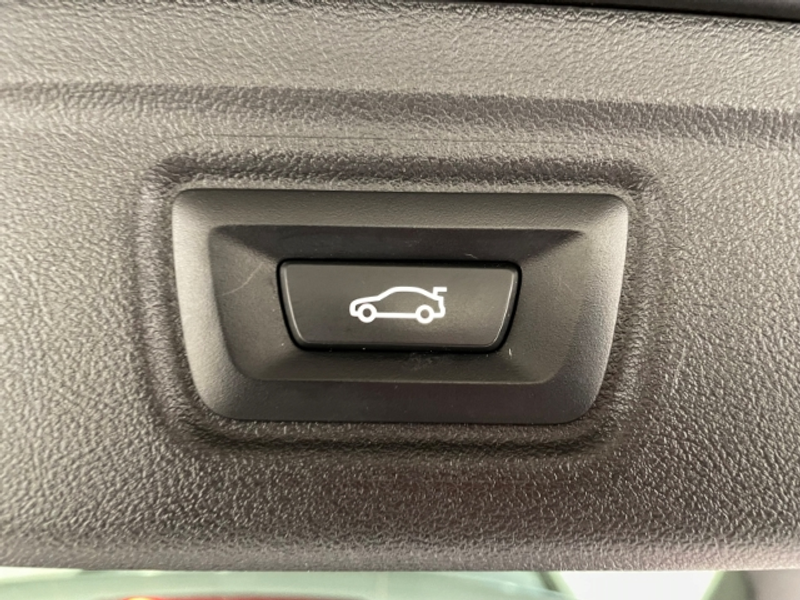 BMW 330 e Touring M Sport Automatik EU6 Leder LED Pano — photo 8