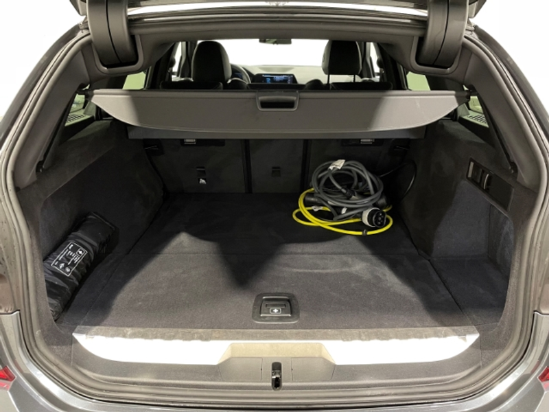 BMW 330 e Touring M Sport Automatik EU6 Leder LED Pano — photo 7