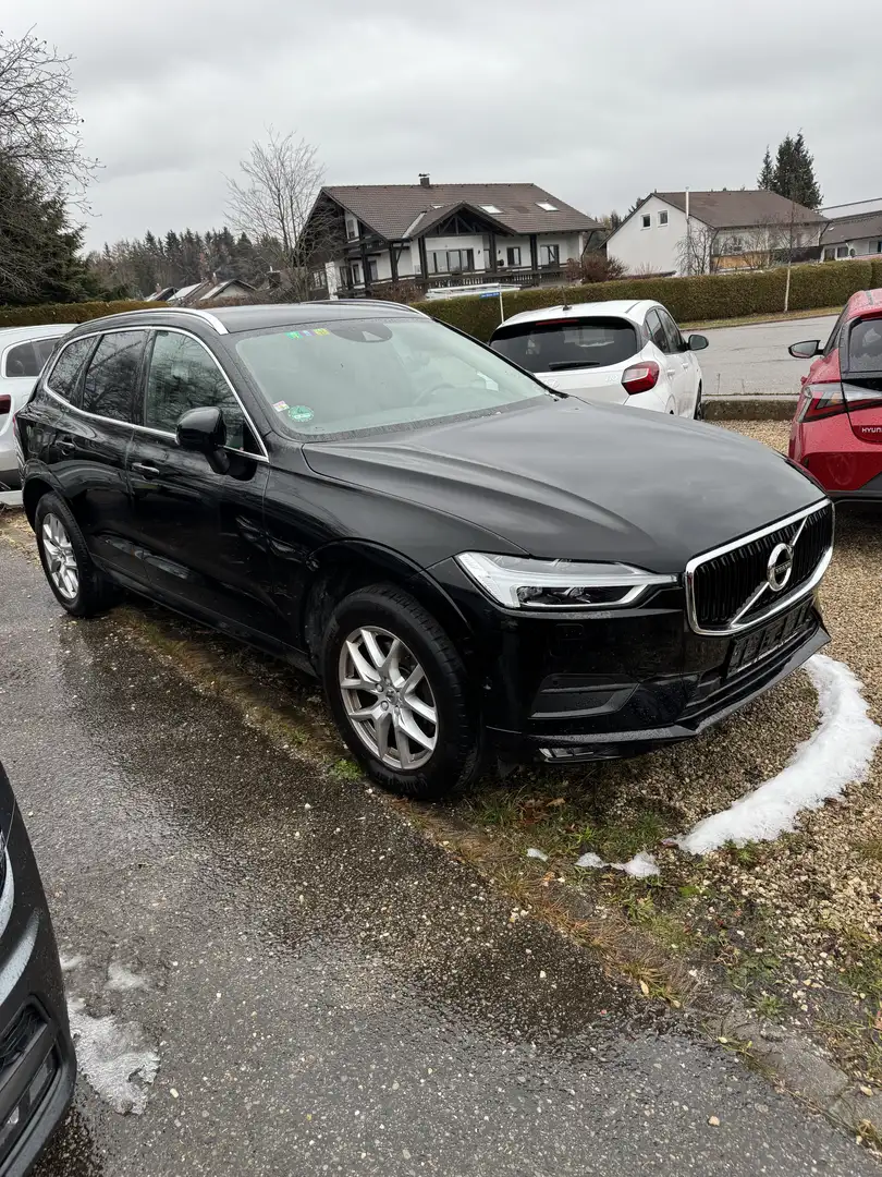 Volvo XC60 Momentum AWD Schwarz - 2