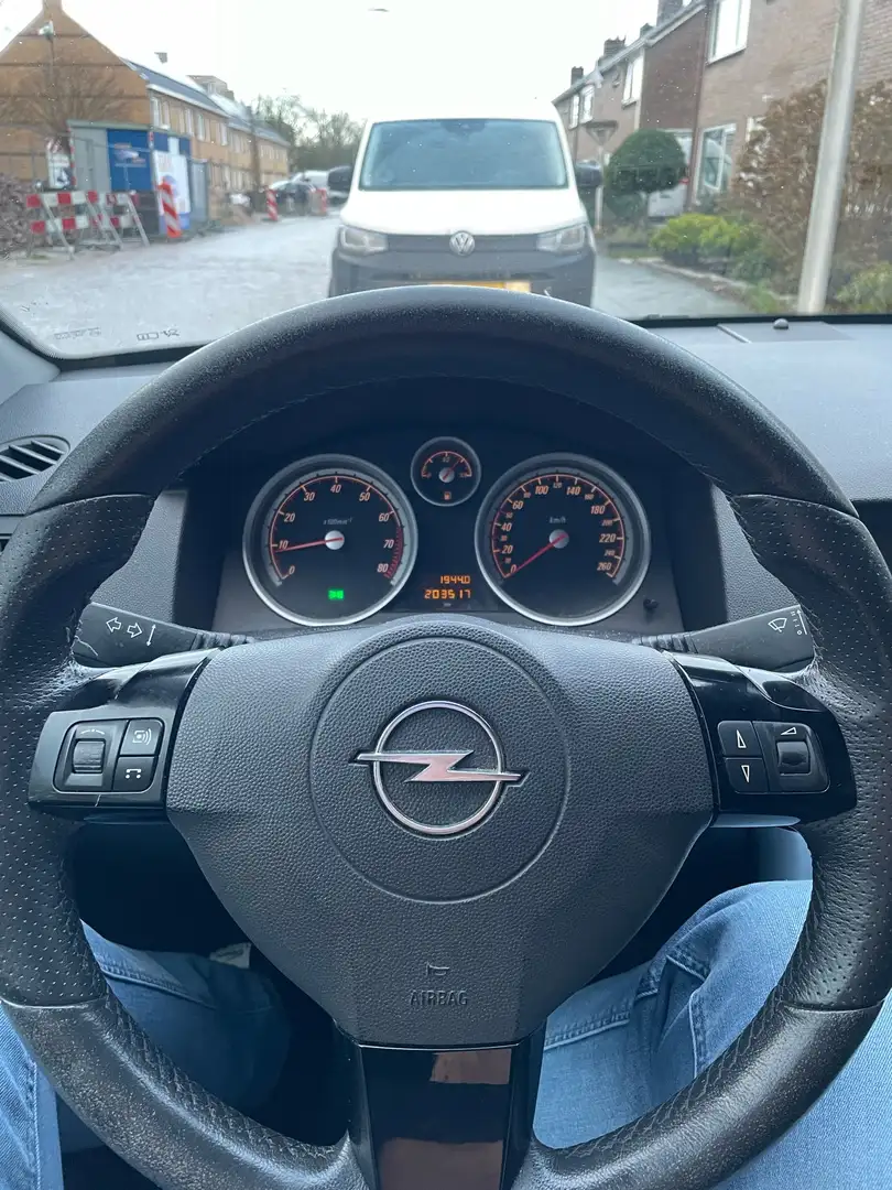 Opel Astra 2.0 T Sport Grijs - 2