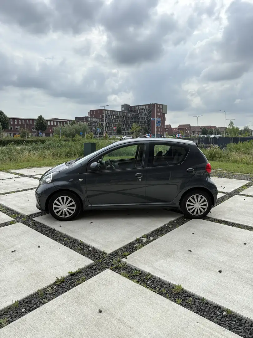 Toyota Aygo 1.0-12V Airco Carplay 5-deurs APK Grijs - 2