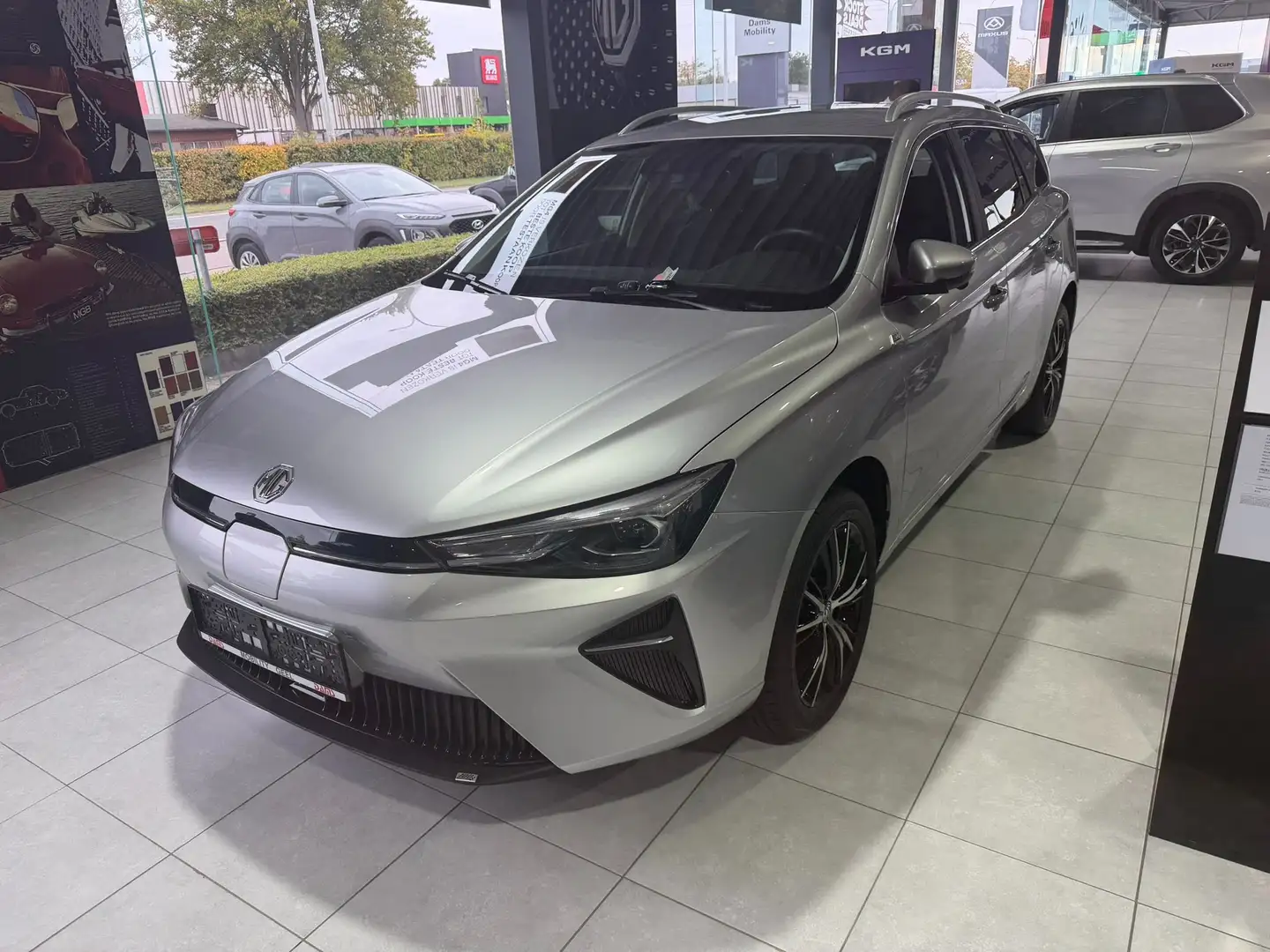 MG MG5 5 Maximal Luxury Zilver - 1
