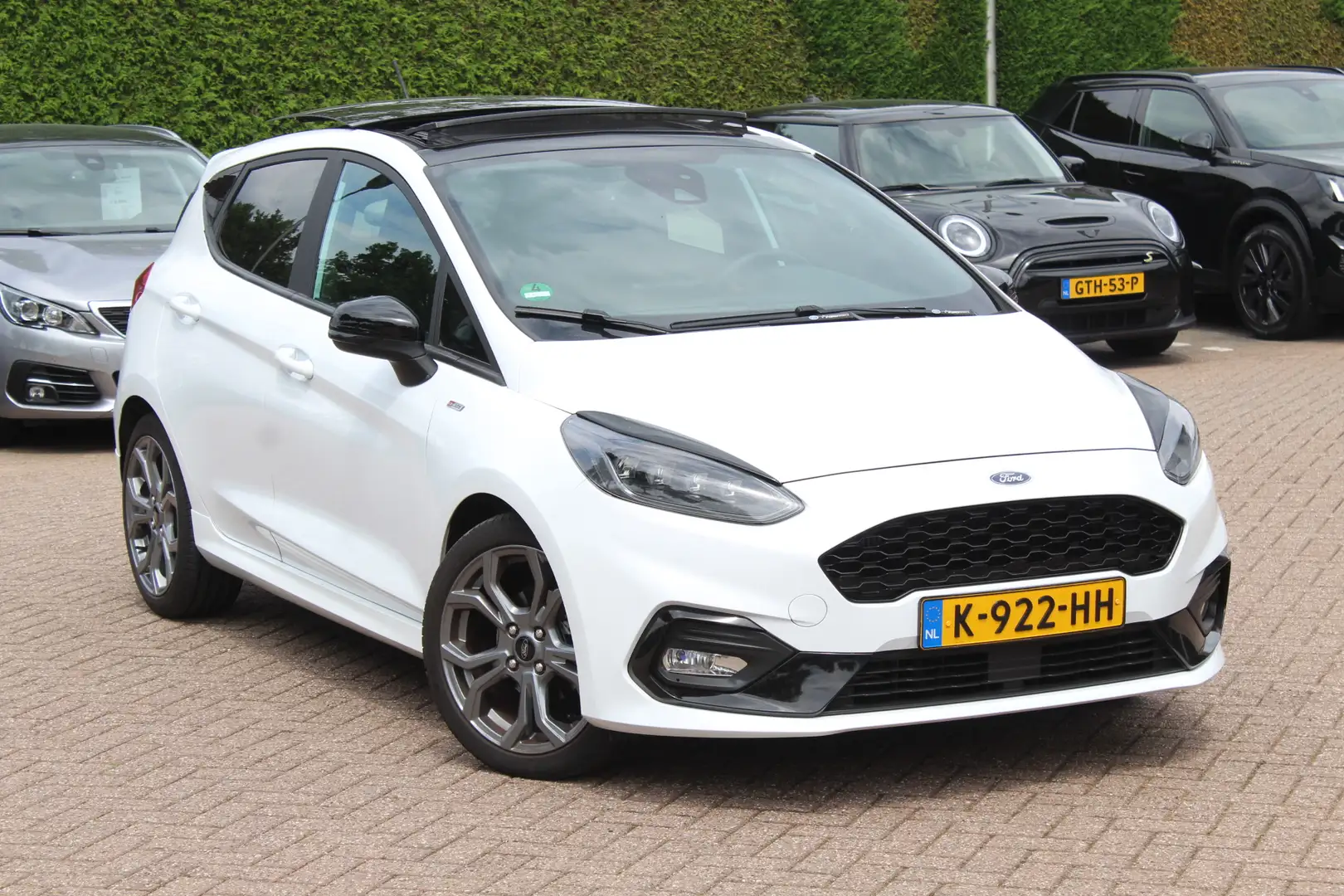 Ford Fiesta 1.0 EcoBoost ST-Line X / Panoramadak / Navigatie / Weiß - 1