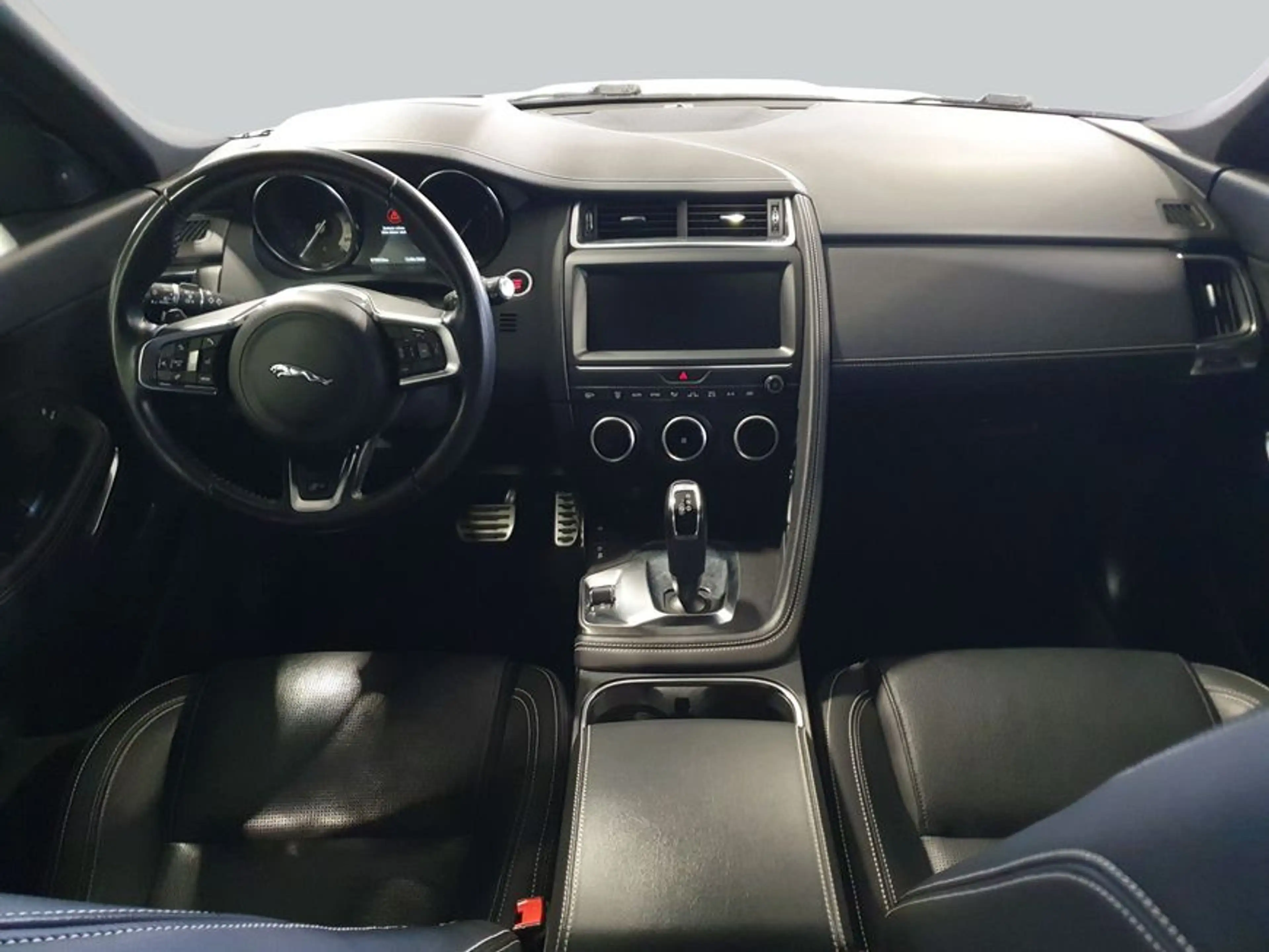 Jaguar E-Pace E-PACE D240 R-Dynamic S AWD — photo 11