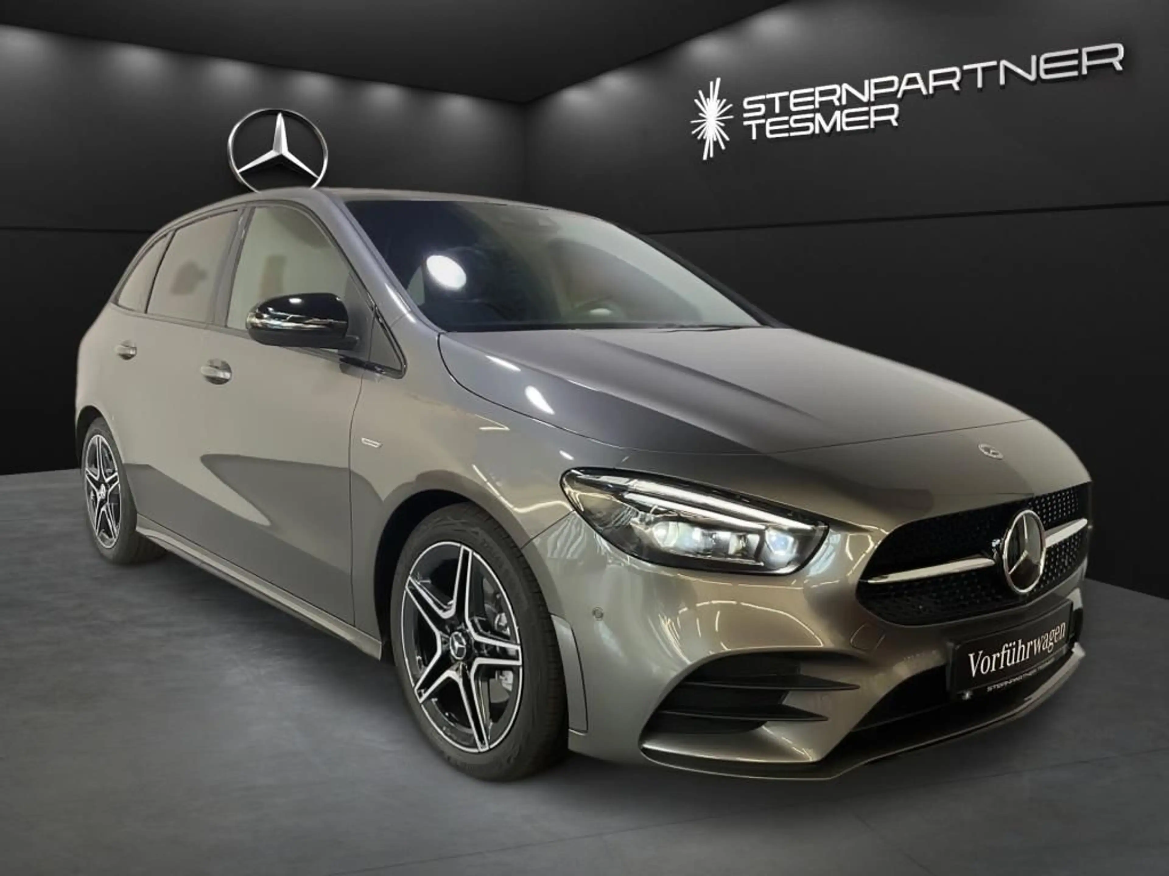 Mercedes-Benz B 200 d AMG+MBUX+Night+Ambiente+Mbeam+CarPlay — photo 4