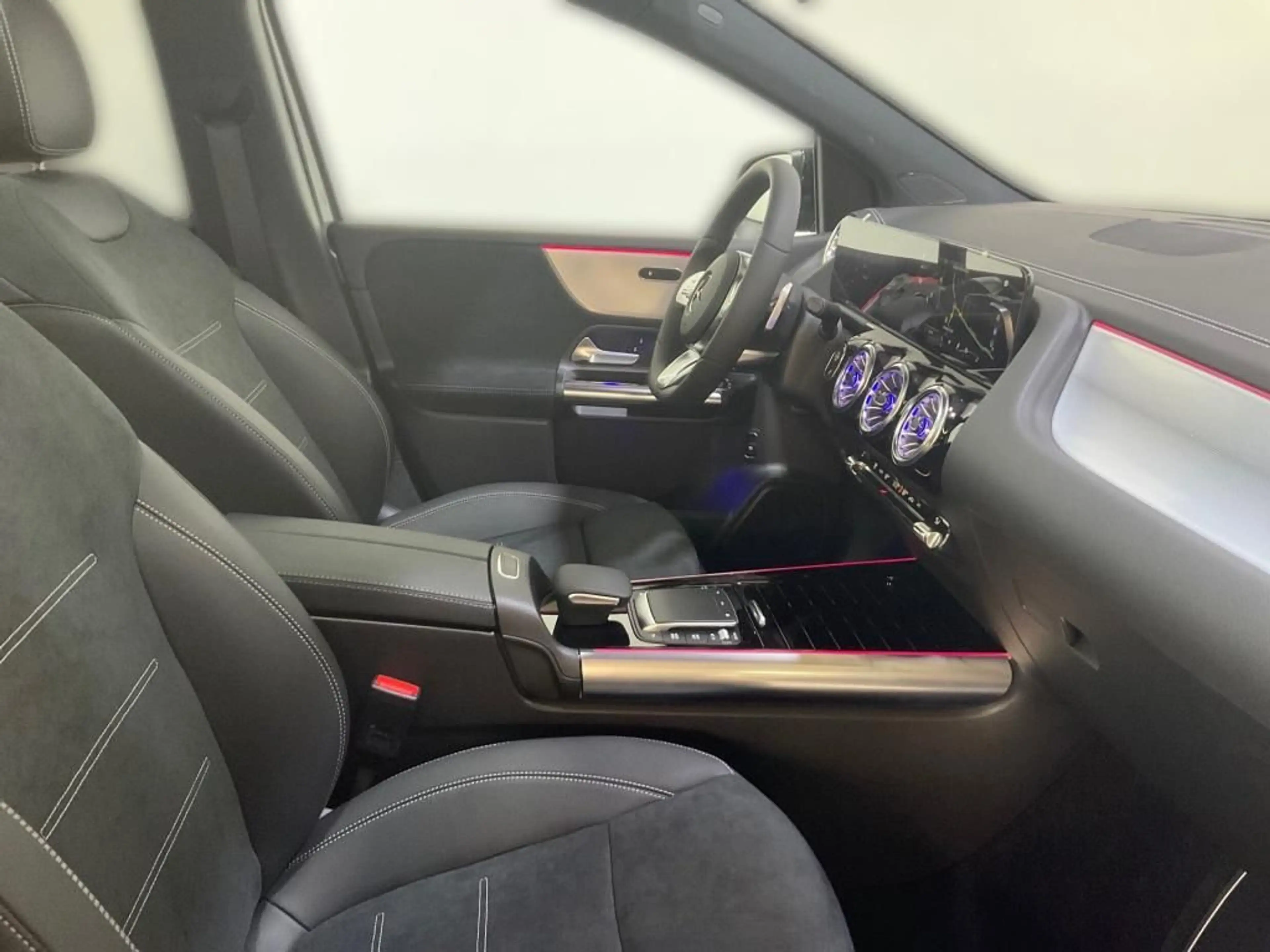 Mercedes-Benz B 200 d AMG+MBUX+Night+Ambiente+Mbeam+CarPlay — photo 12